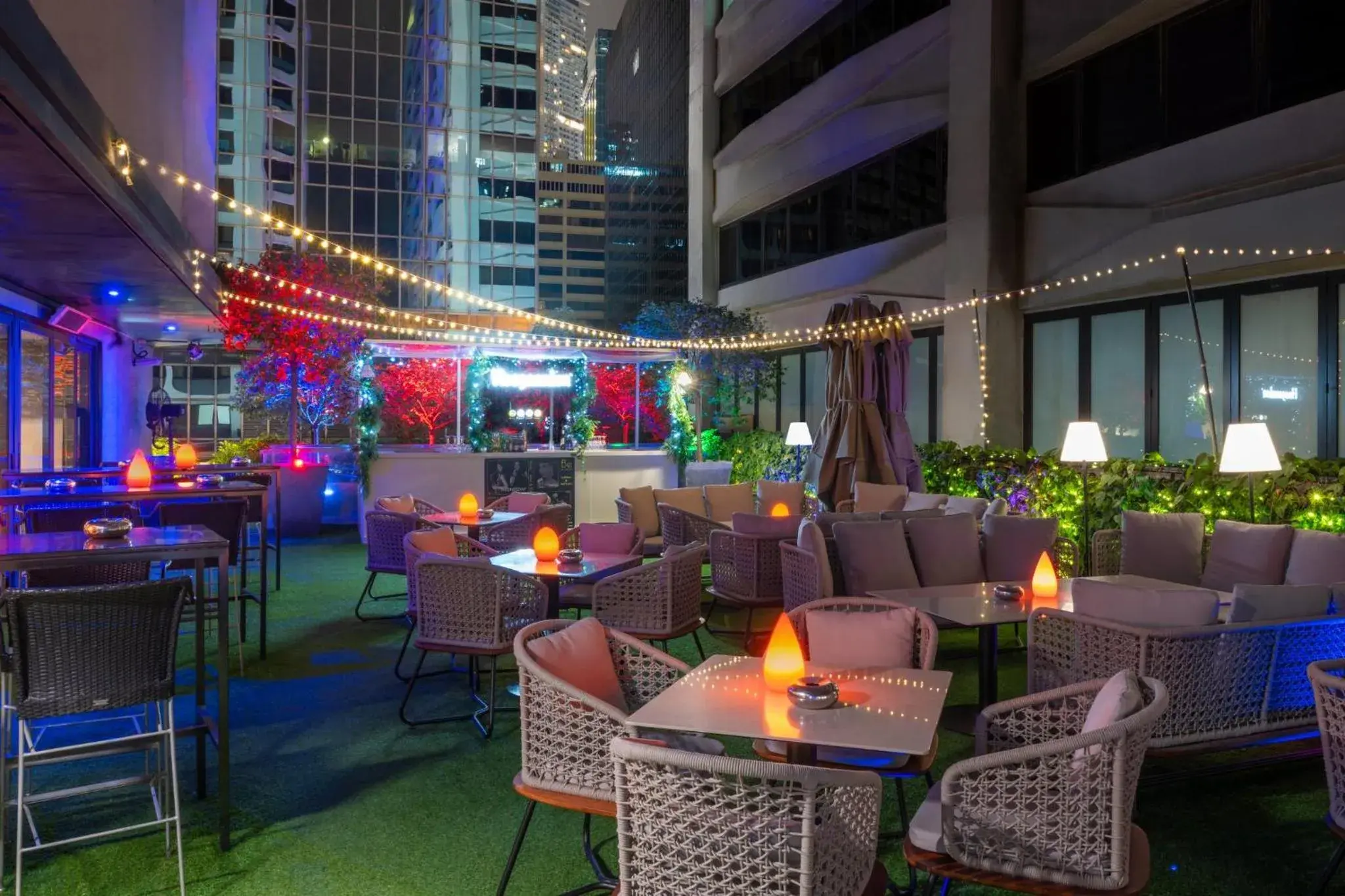 Lounge or bar in Gateway Hotel, Marco Polo Lounge or bar in Gateway Hotel, Marco Polo