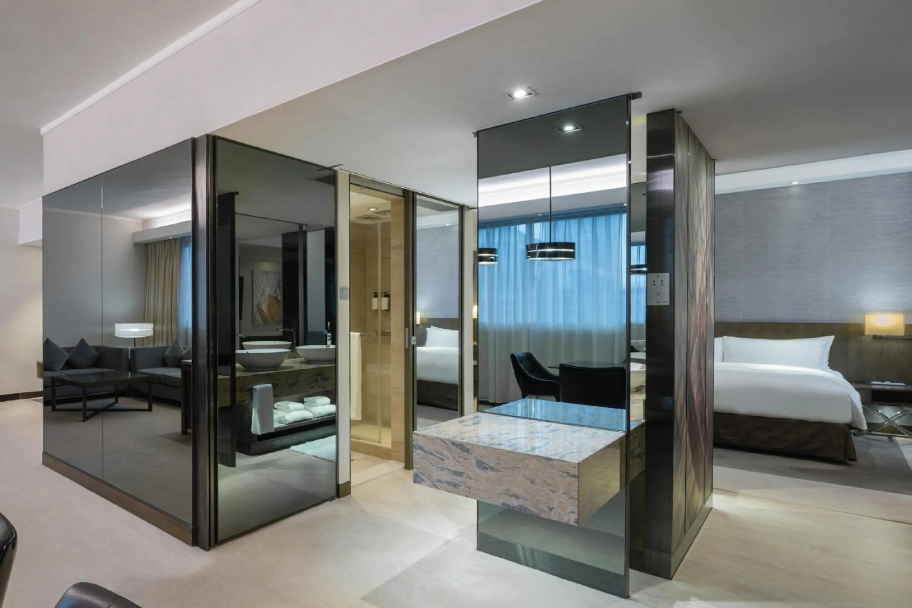 Photo of the whole room, Bed in Gateway Hotel, Marco Polo