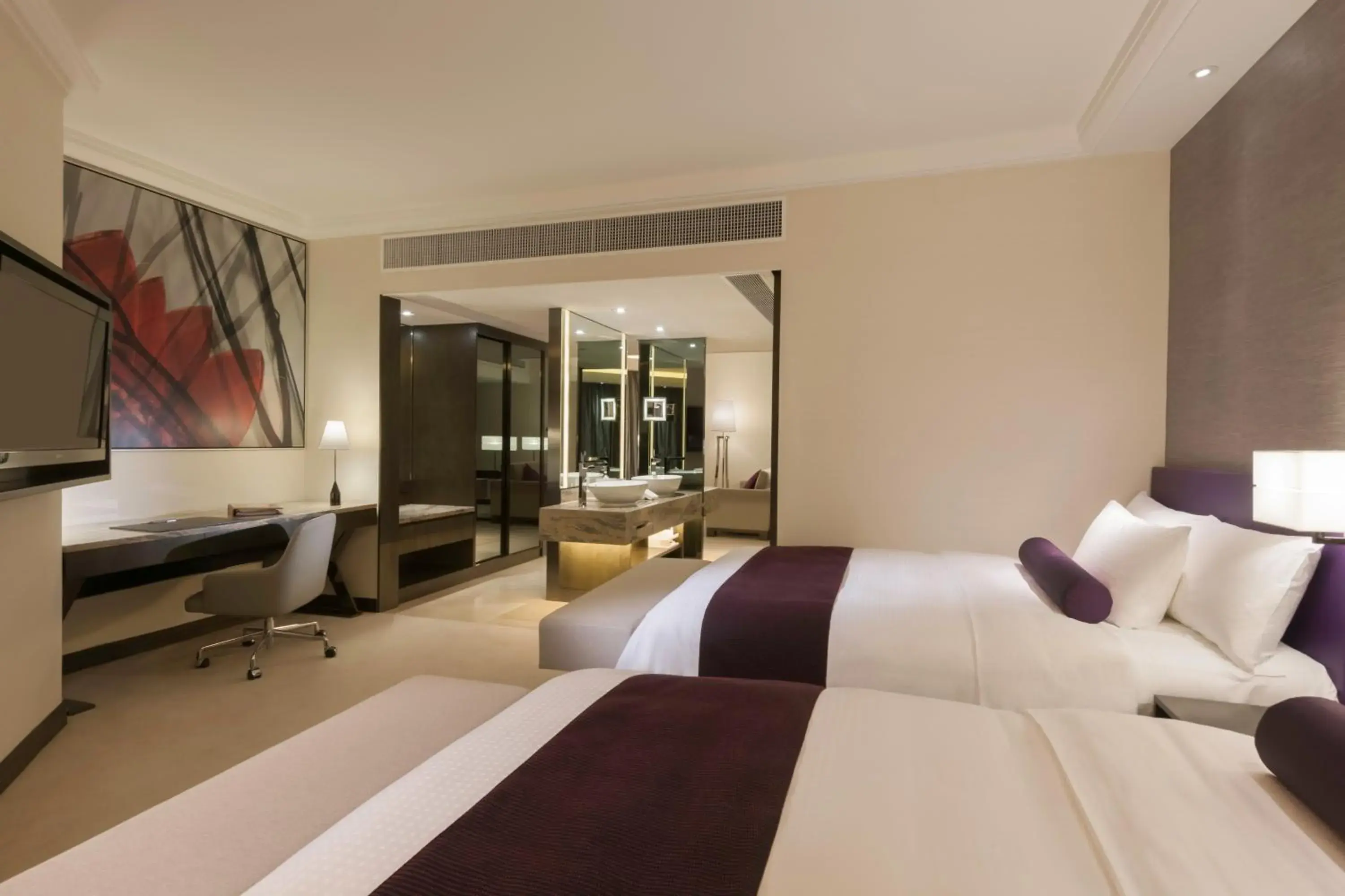 Bedroom, Bed in Gateway Hotel, Marco Polo Bedroom, Bed in Gateway Hotel, Marco Polo