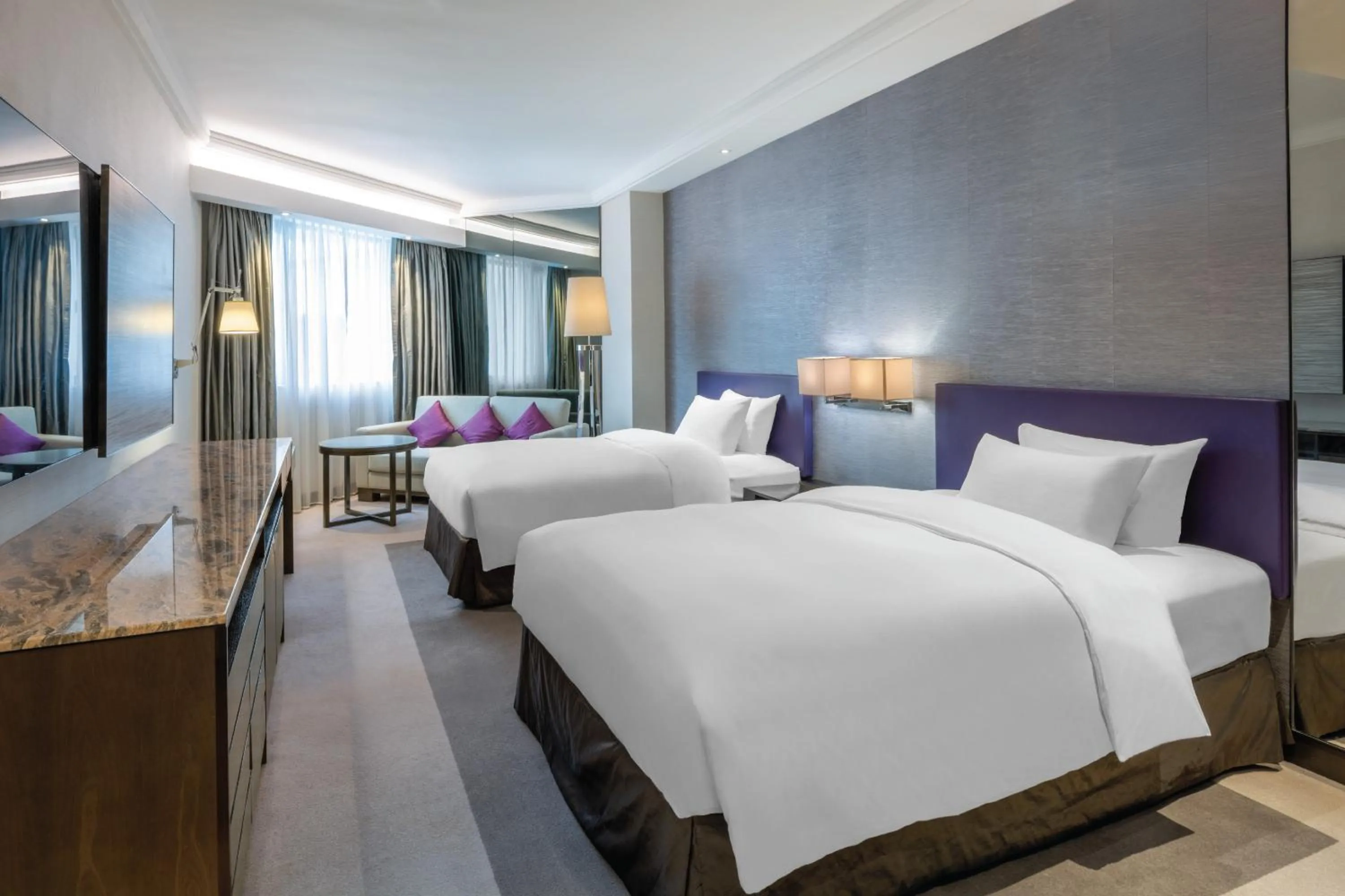 Photo of the whole room, Bed in Gateway Hotel, Marco Polo