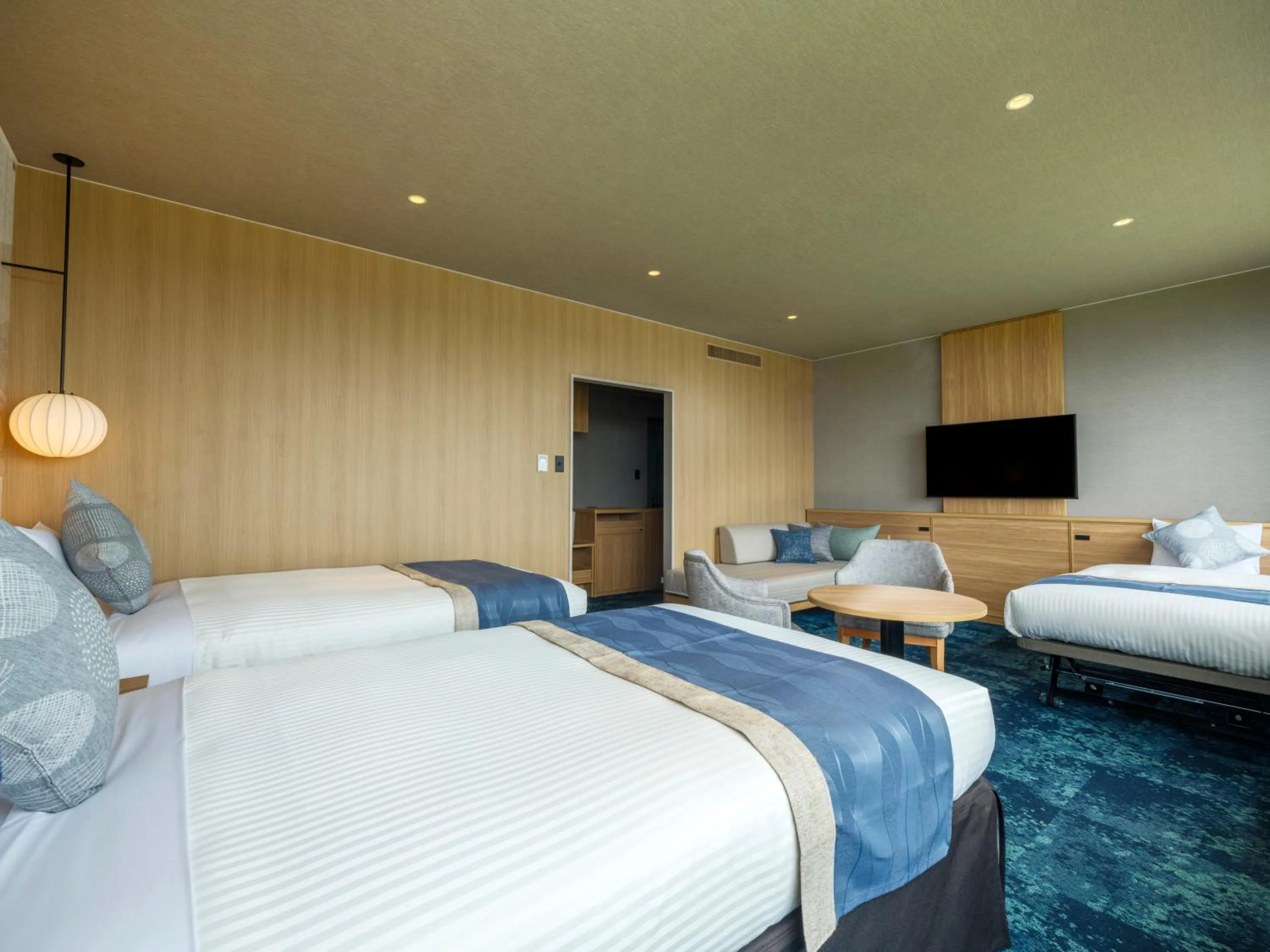Photo of the whole room, Bed in KAMENOI HOTEL Oarai