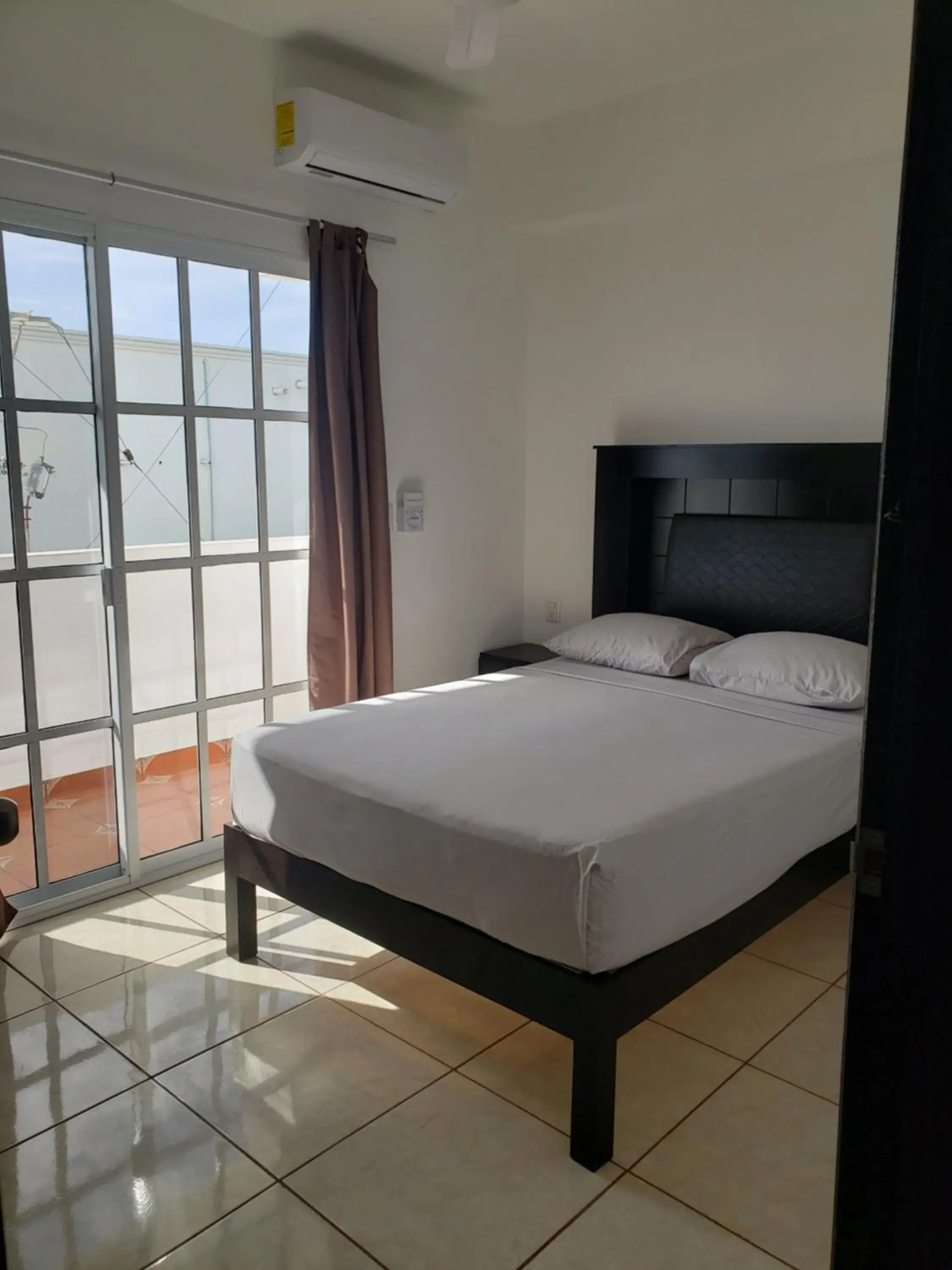 Queen Room with Balcony in A una calle del ado 5ta avenida Queen Room with Balcony in A una calle del ado 5ta avenida