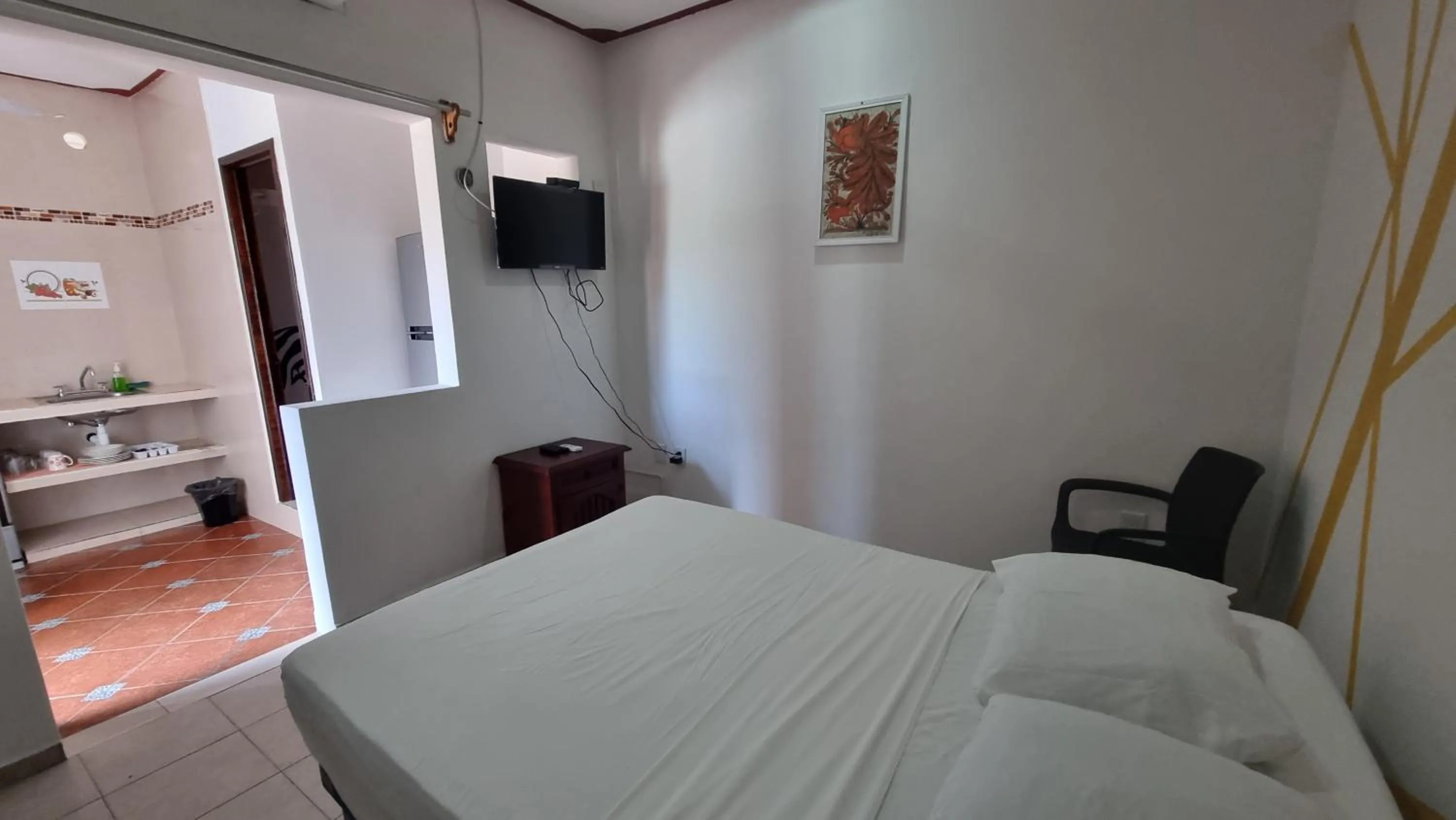 Photo of the whole room, Bed in A una calle del ado 5ta avenida
