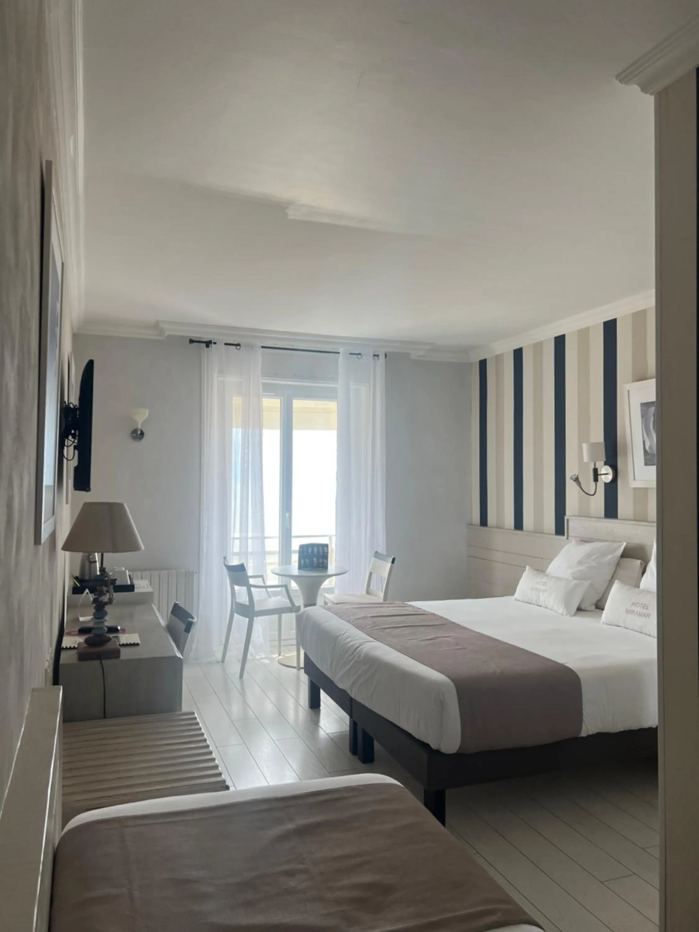 Photo of the whole room, Bed in Hôtel The Originals Miramar, Royan Pontaillac