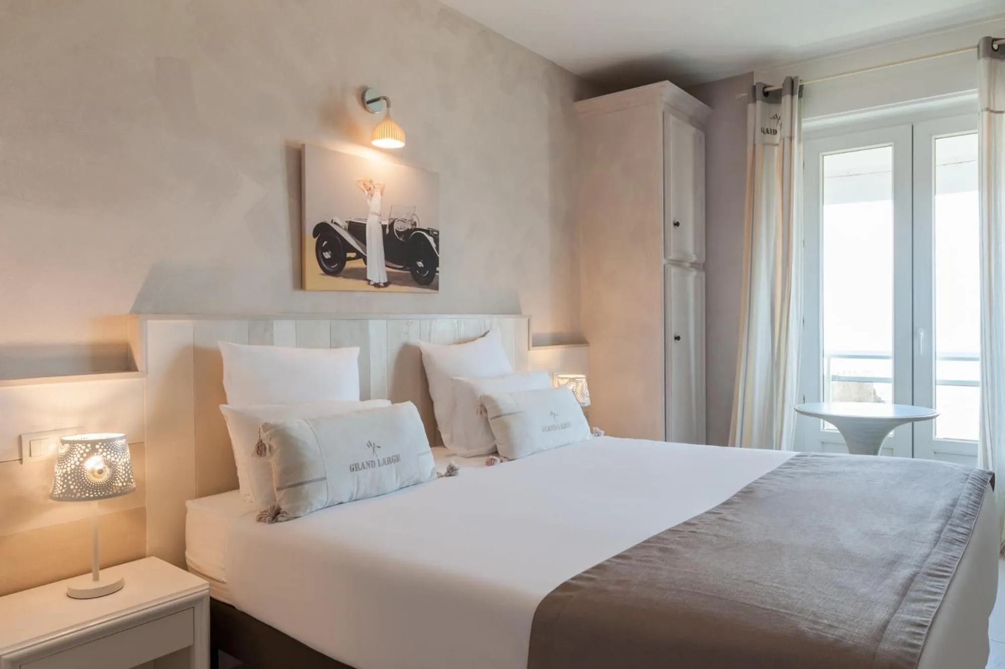 Bed in Hôtel The Originals Miramar, Royan Pontaillac