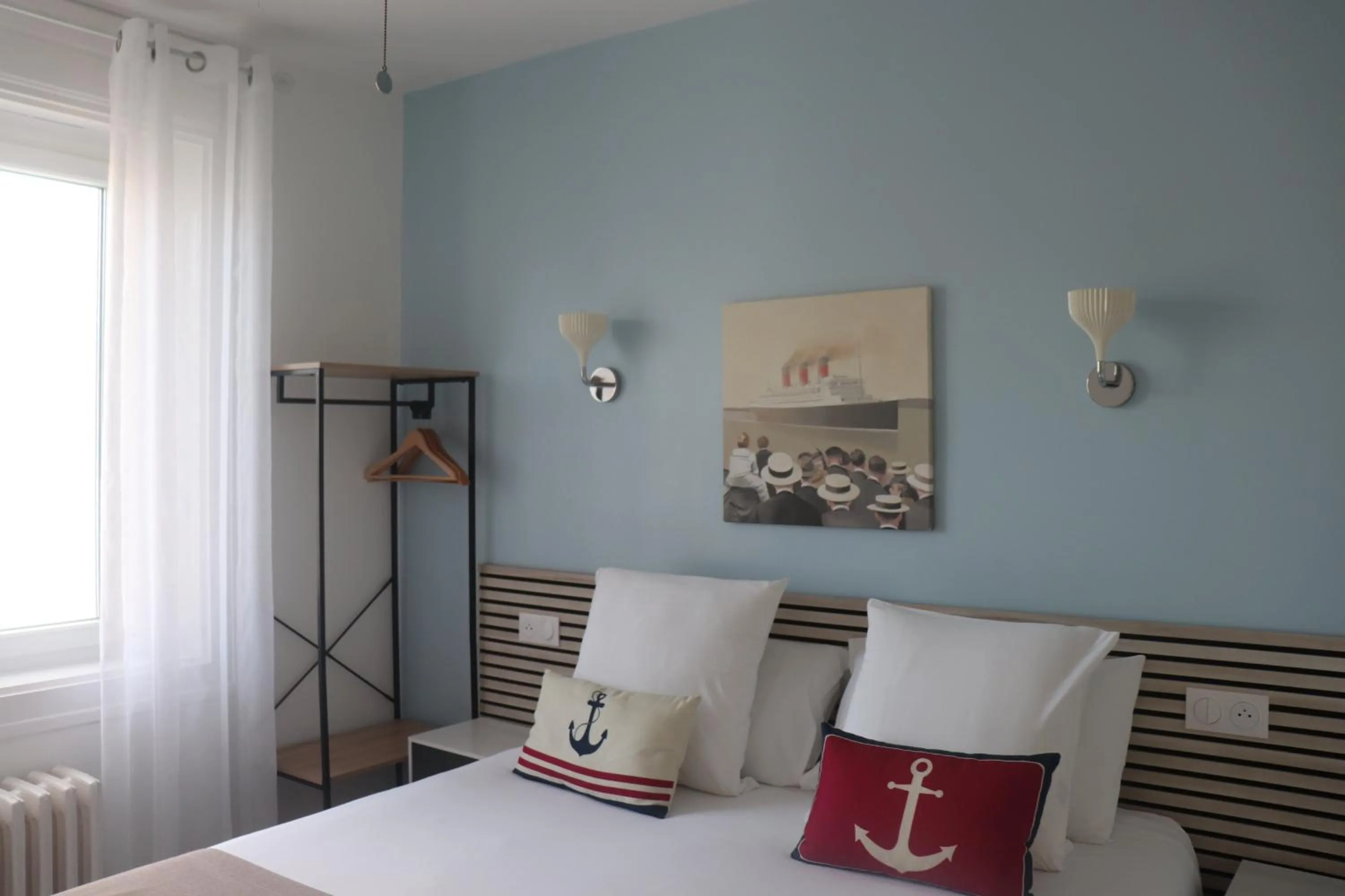 Bed in Hôtel The Originals Miramar, Royan Pontaillac