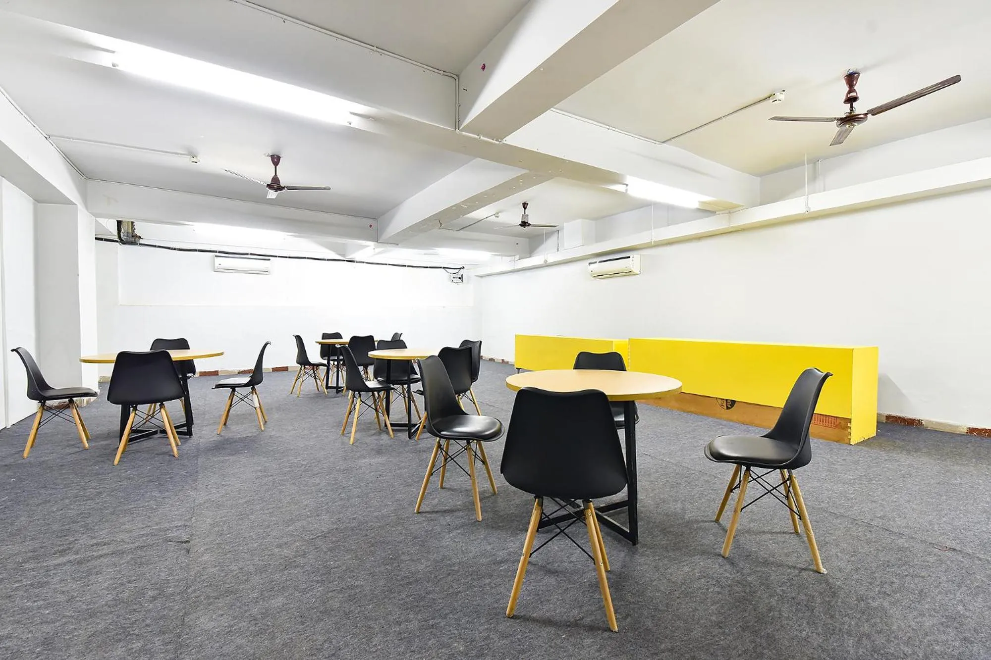 Restaurant/places to eat in FabHotel Rushank Palace