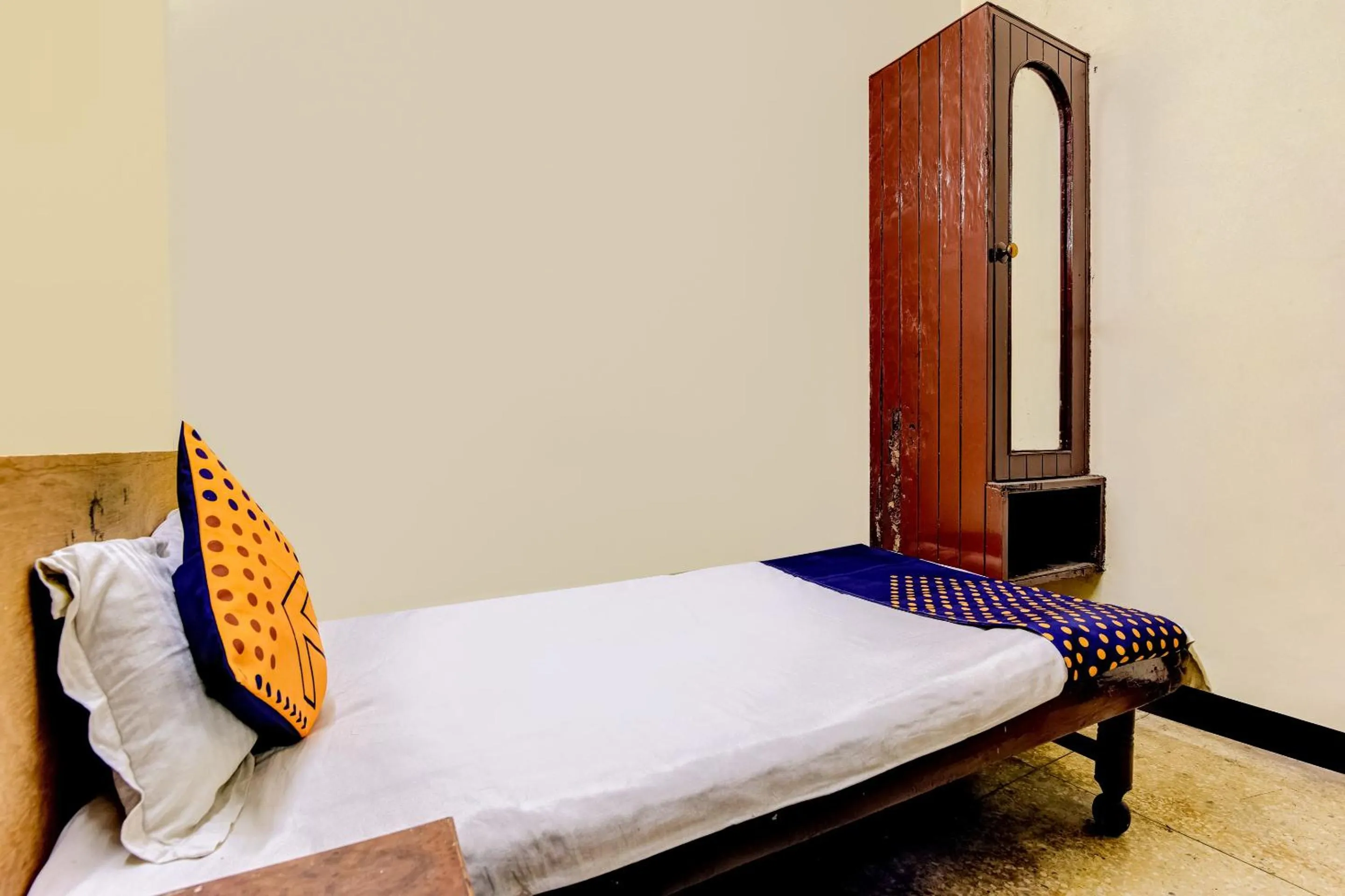 Bedroom, Bed in Spot On Swagat Palace