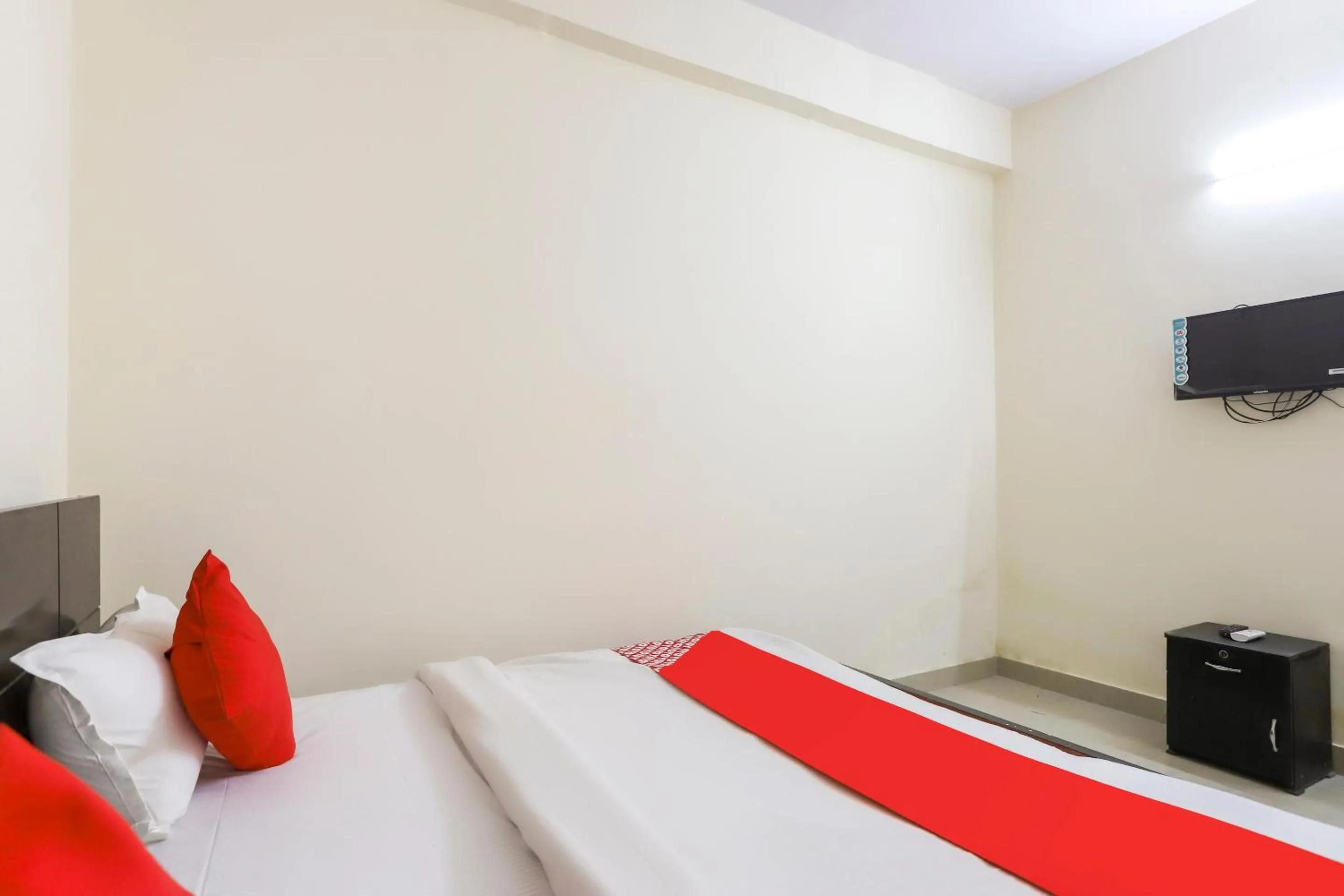 Bedroom, Bed in Hotel O Royal Residency