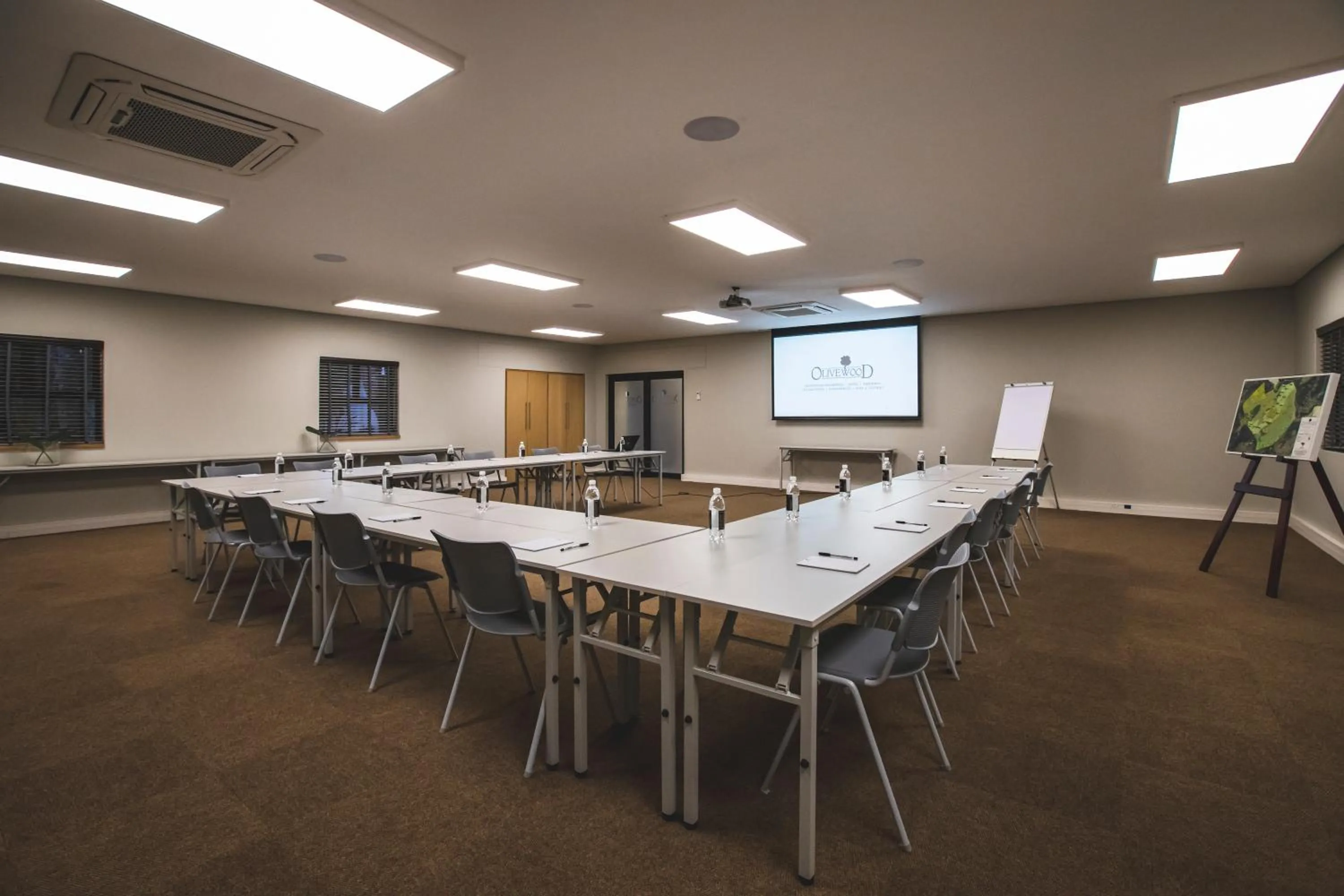 Business facilities in Hotel Olivewood