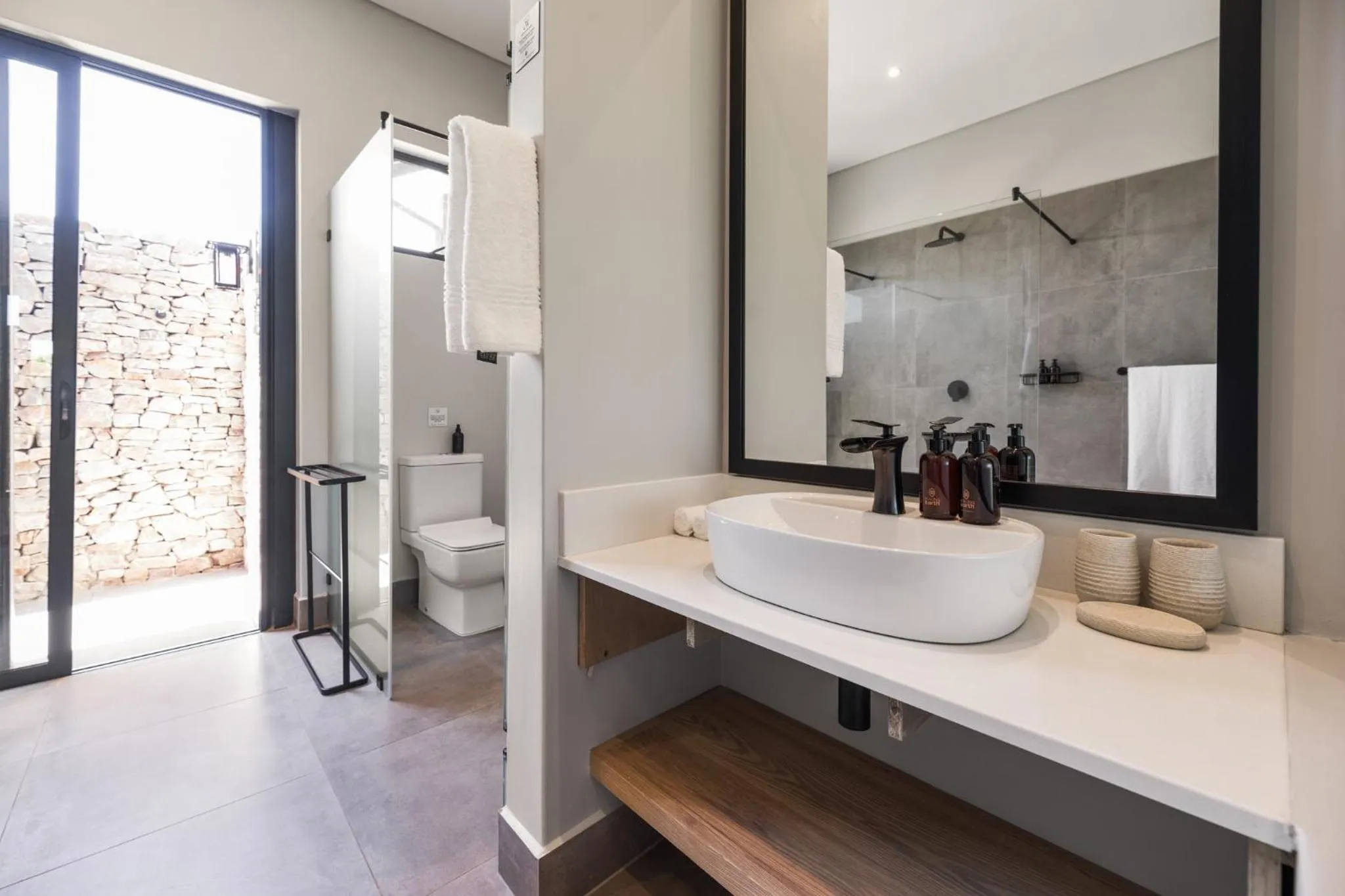 Shower in Hotel Olivewood