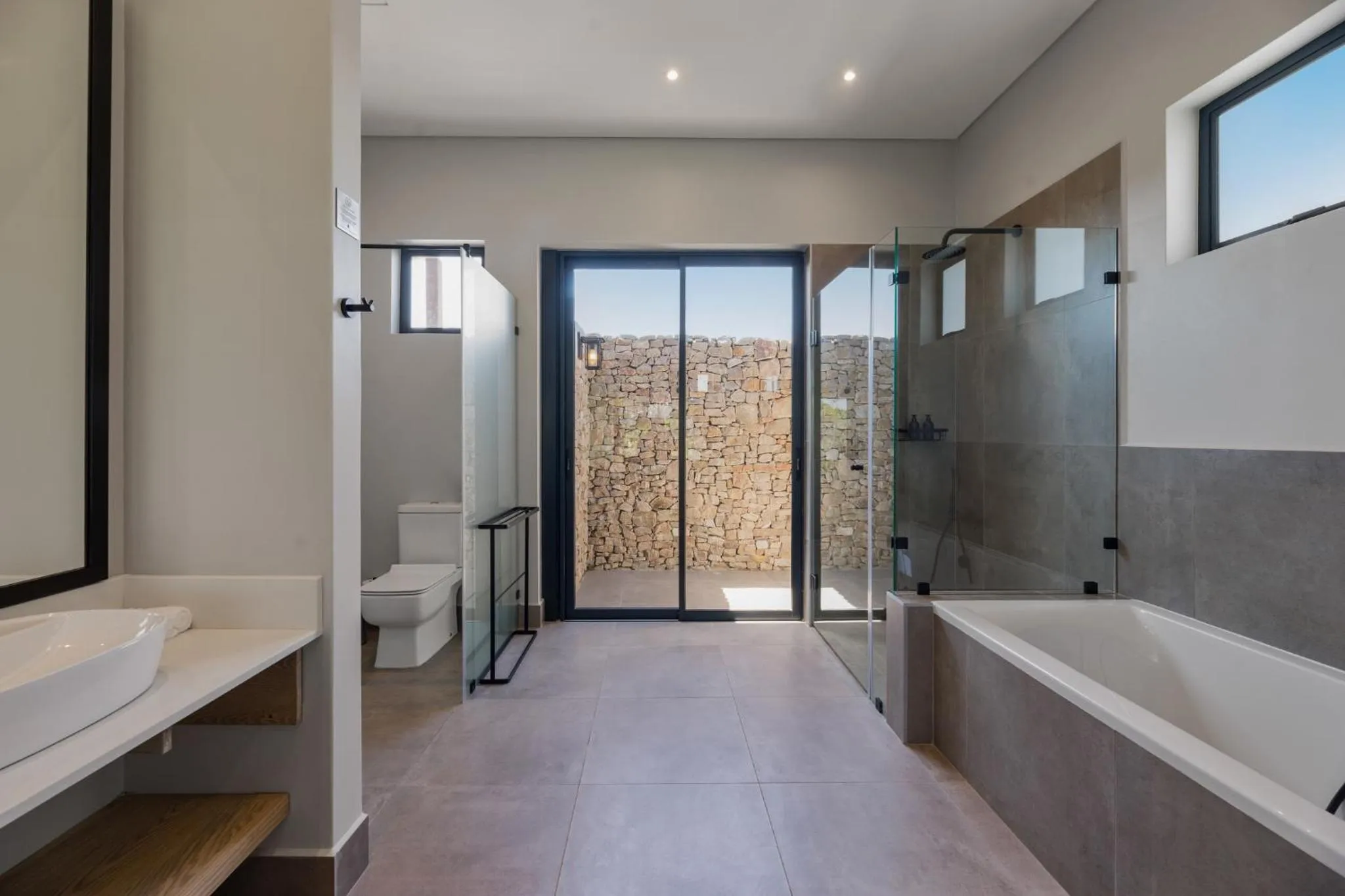 Shower in Hotel Olivewood