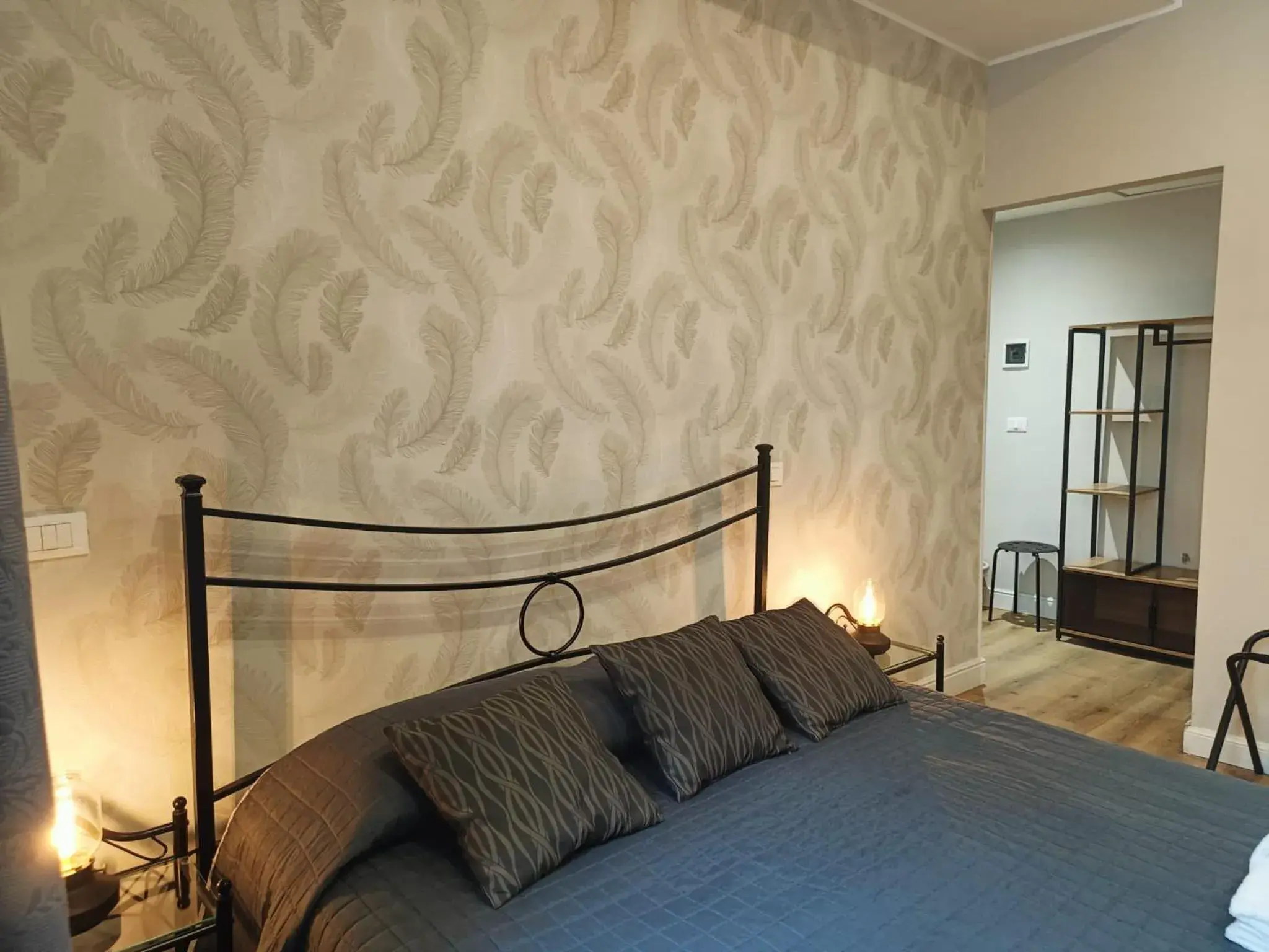 Large Double or Twin Room in AmoRoma Suite Large Double or Twin Room in AmoRoma Suite