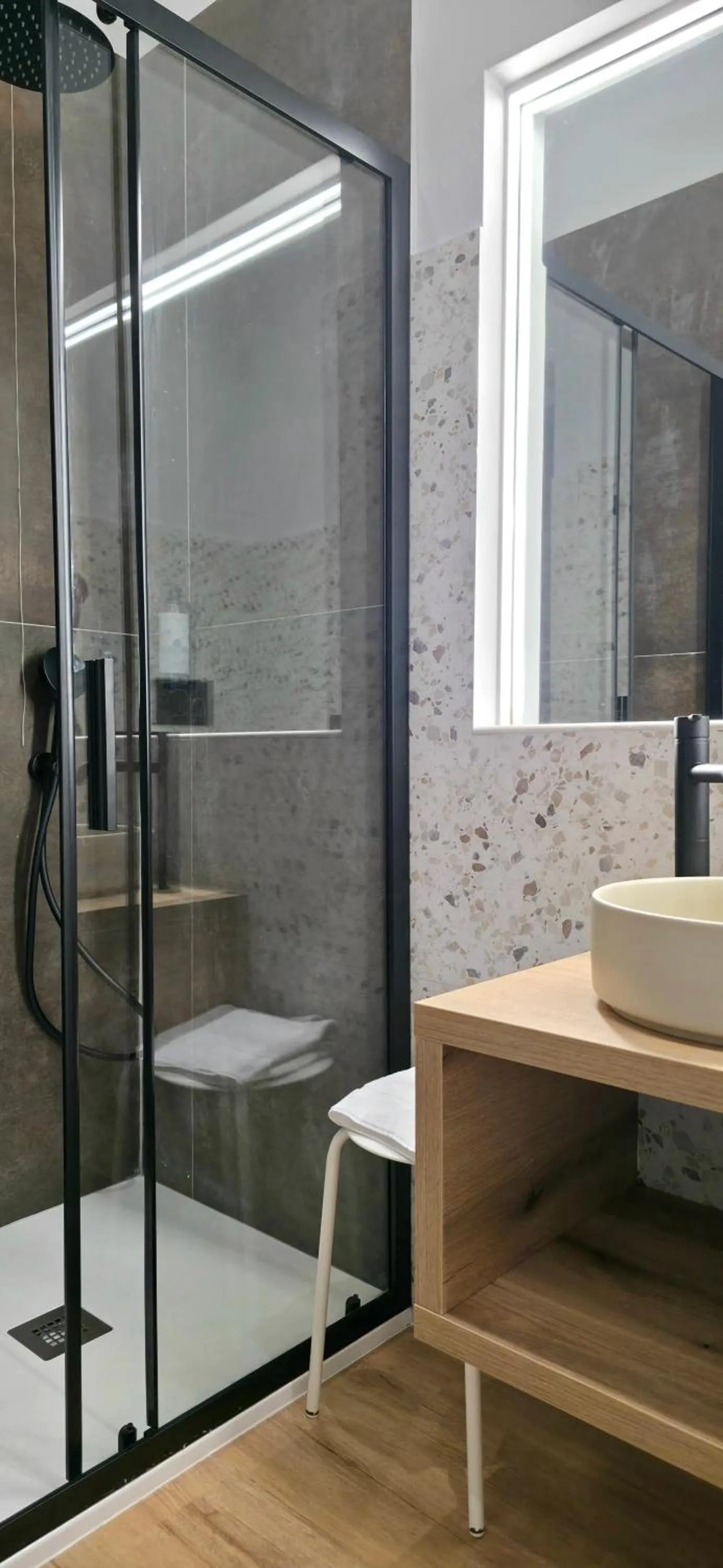 Shower in AmoRoma Suite
