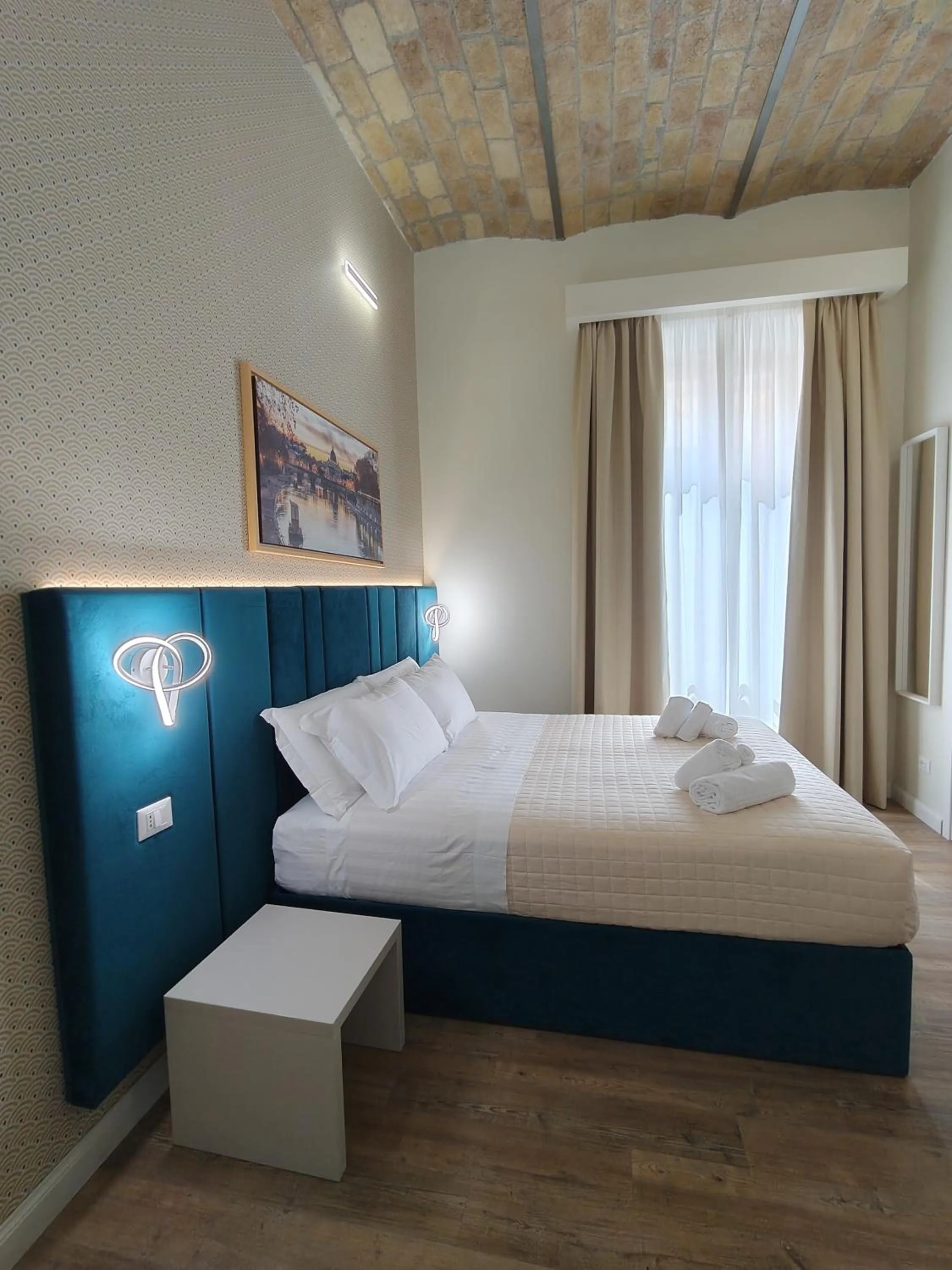 Bedroom, Bed in AmoRoma Suite