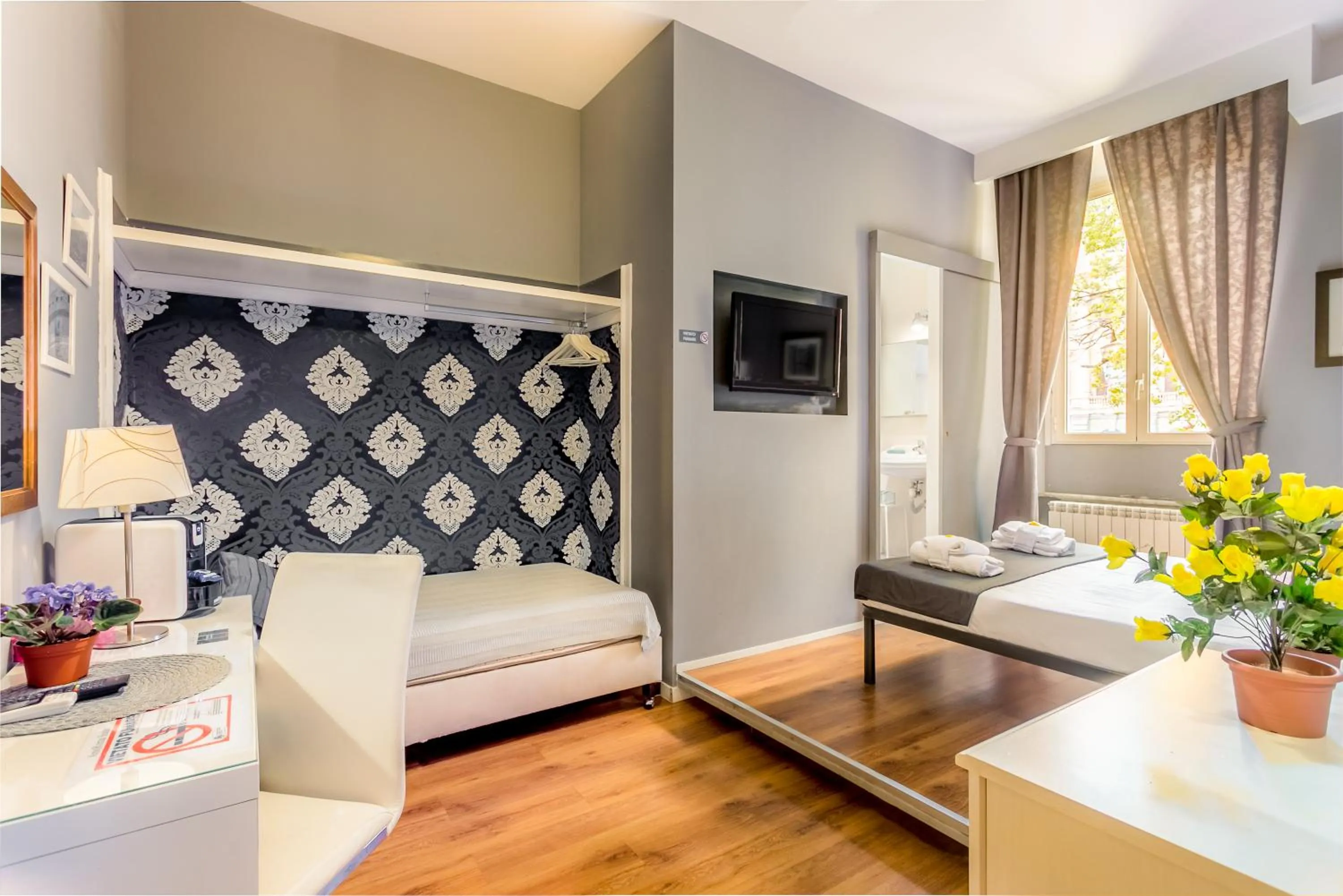 TV and multimedia, Bed in AmoRoma Suite