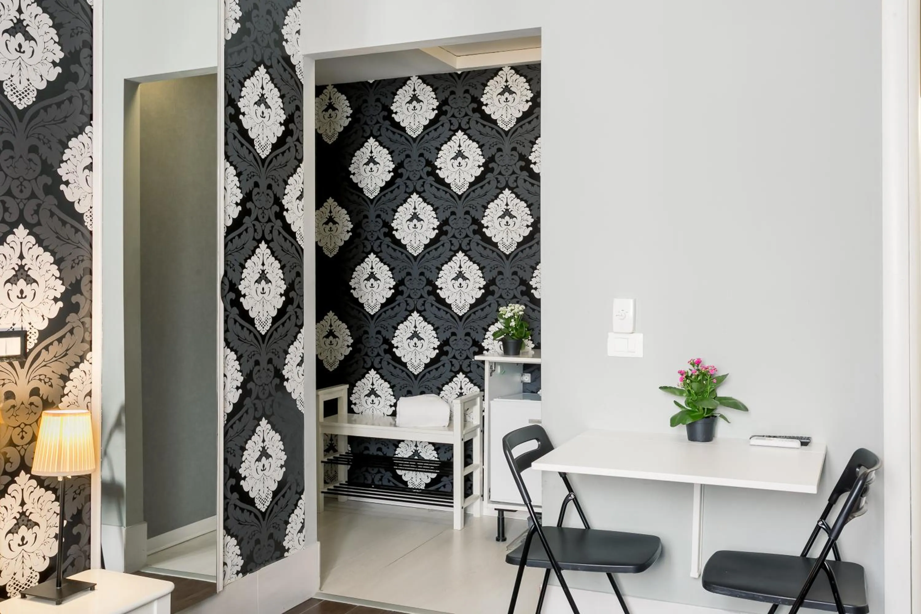 Seating area in AmoRoma Suite