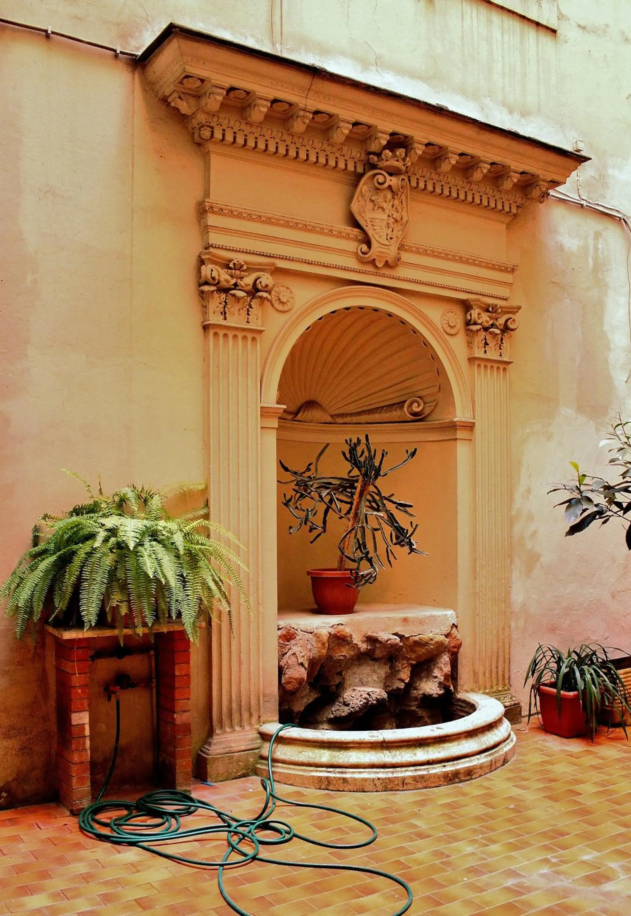 Facade/entrance in AmoRoma Suite