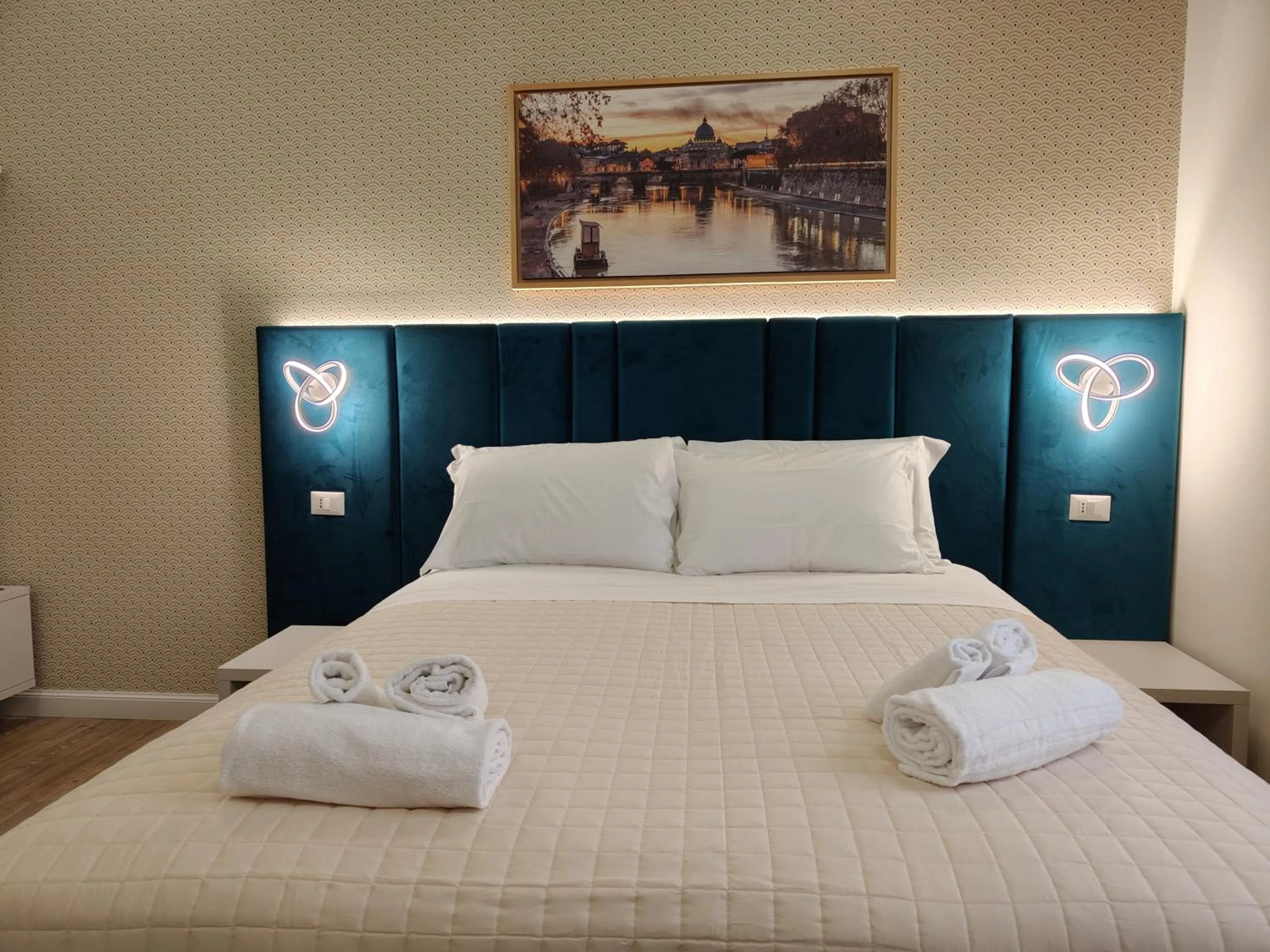 Bedroom, Bed in AmoRoma Suite