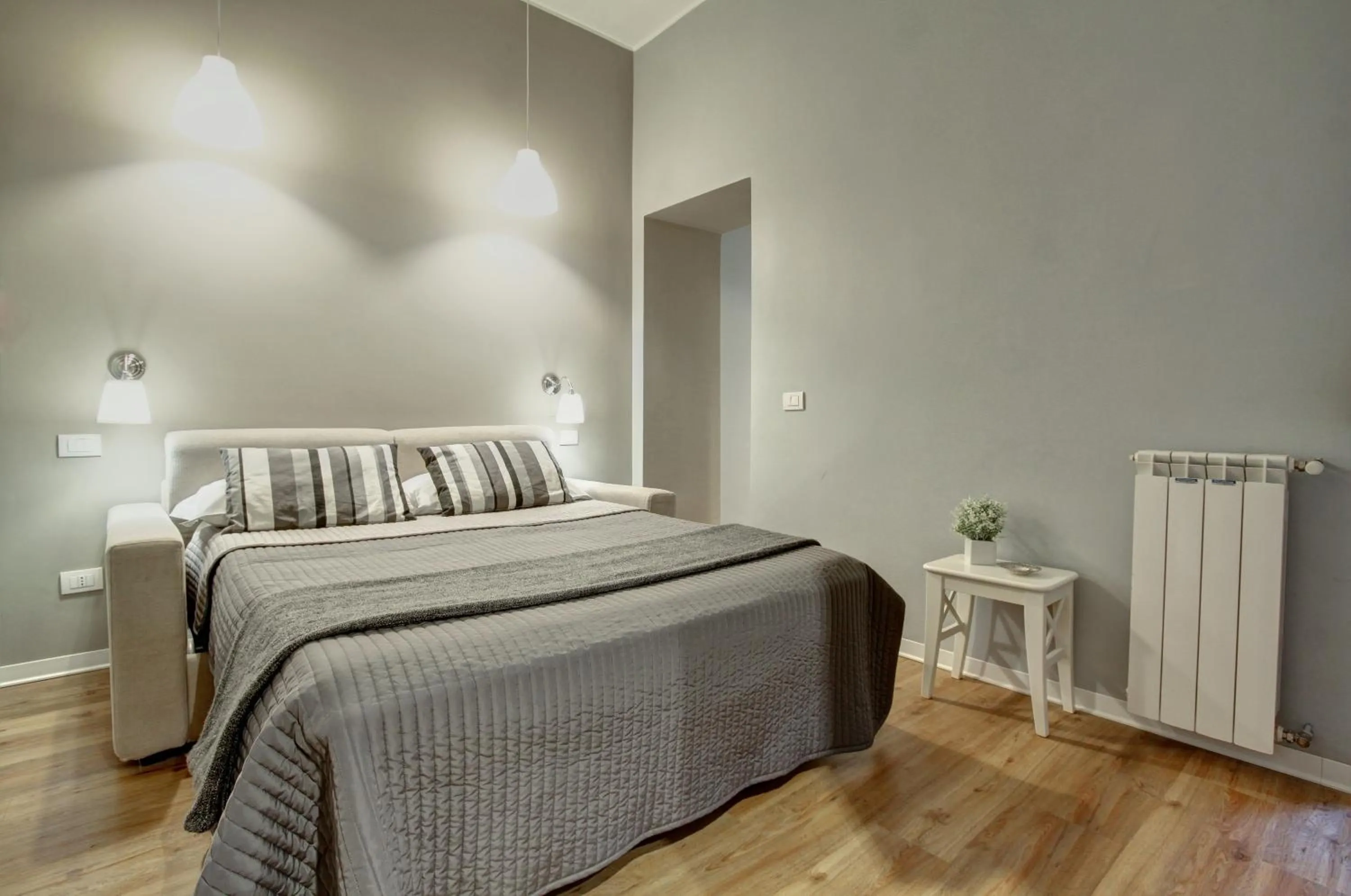 Bedroom, Bed in AmoRoma Suite