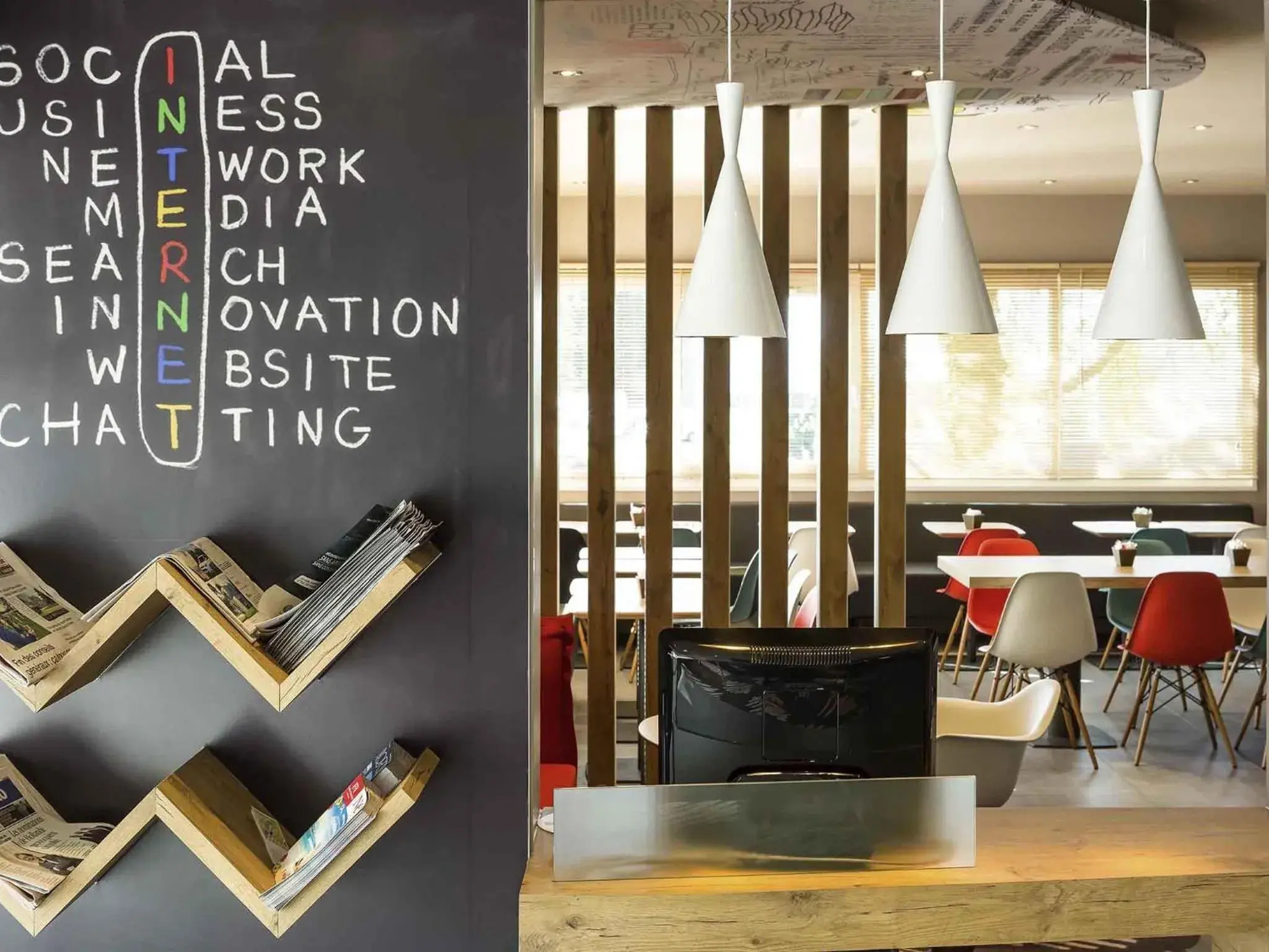 Lounge or bar in ibis Lorient Centre Hôtelier Lounge or bar in ibis Lorient Centre Hôtelier