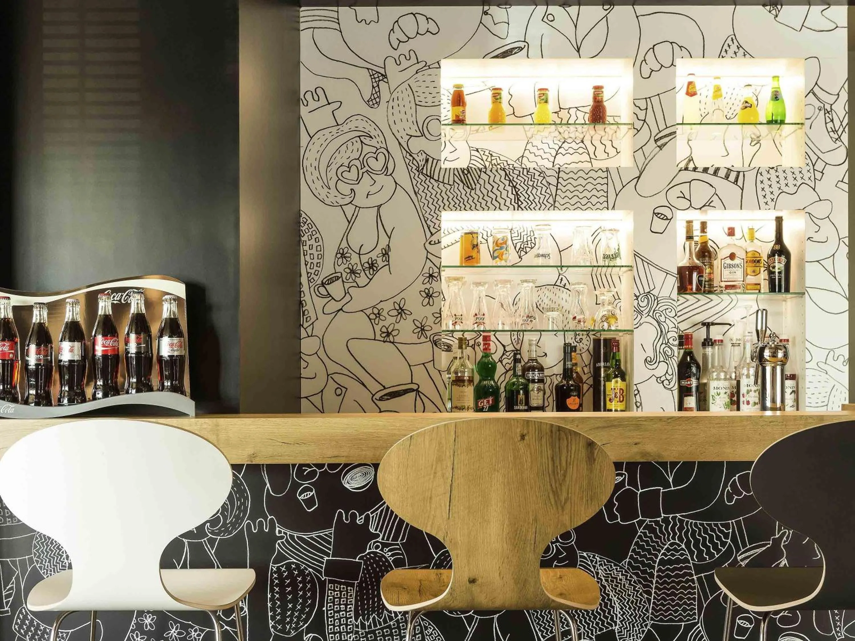 Lounge or bar in ibis Lorient Centre Hôtelier