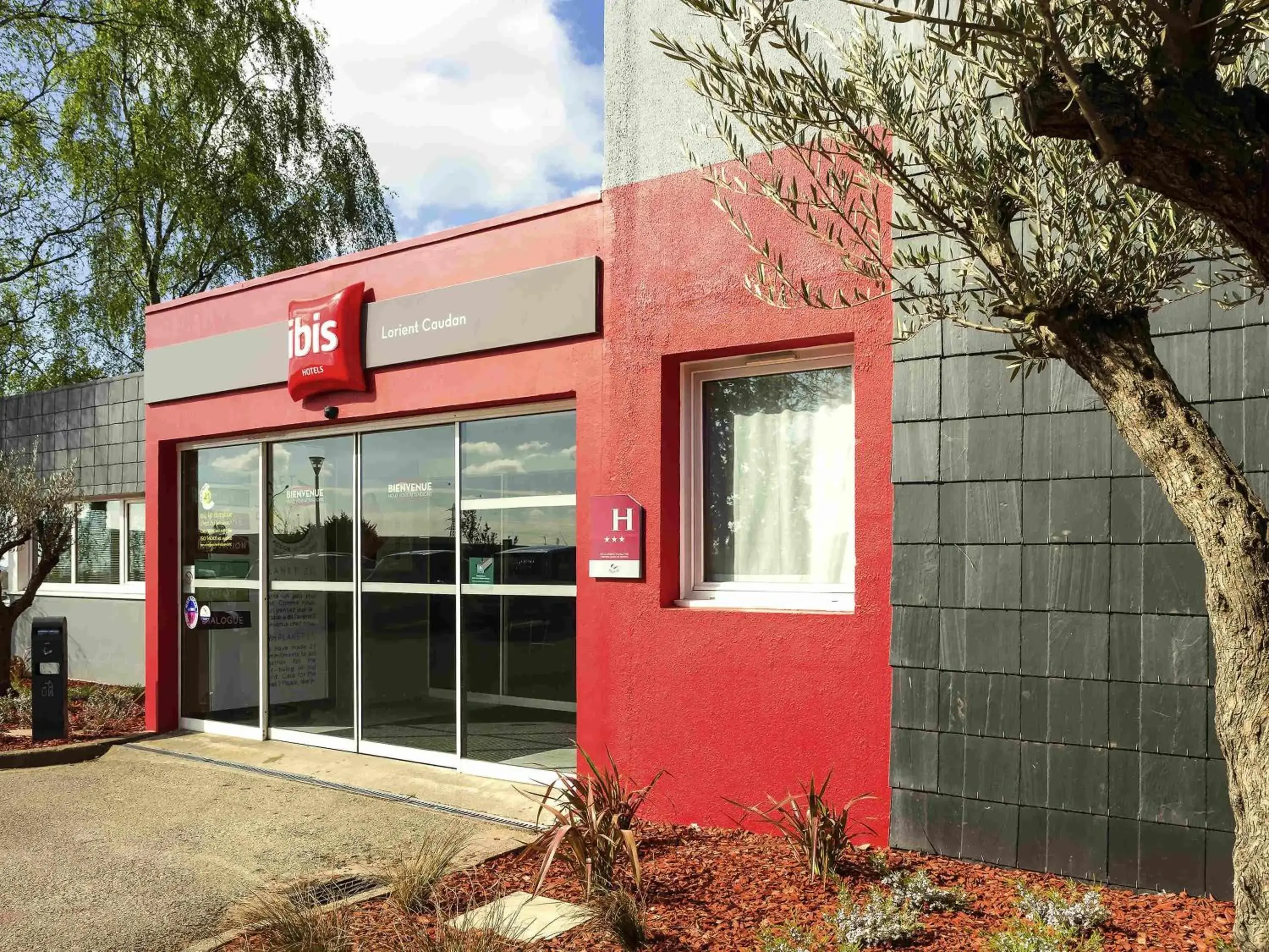 Property building in ibis Lorient Centre Hôtelier Property building in ibis Lorient Centre Hôtelier