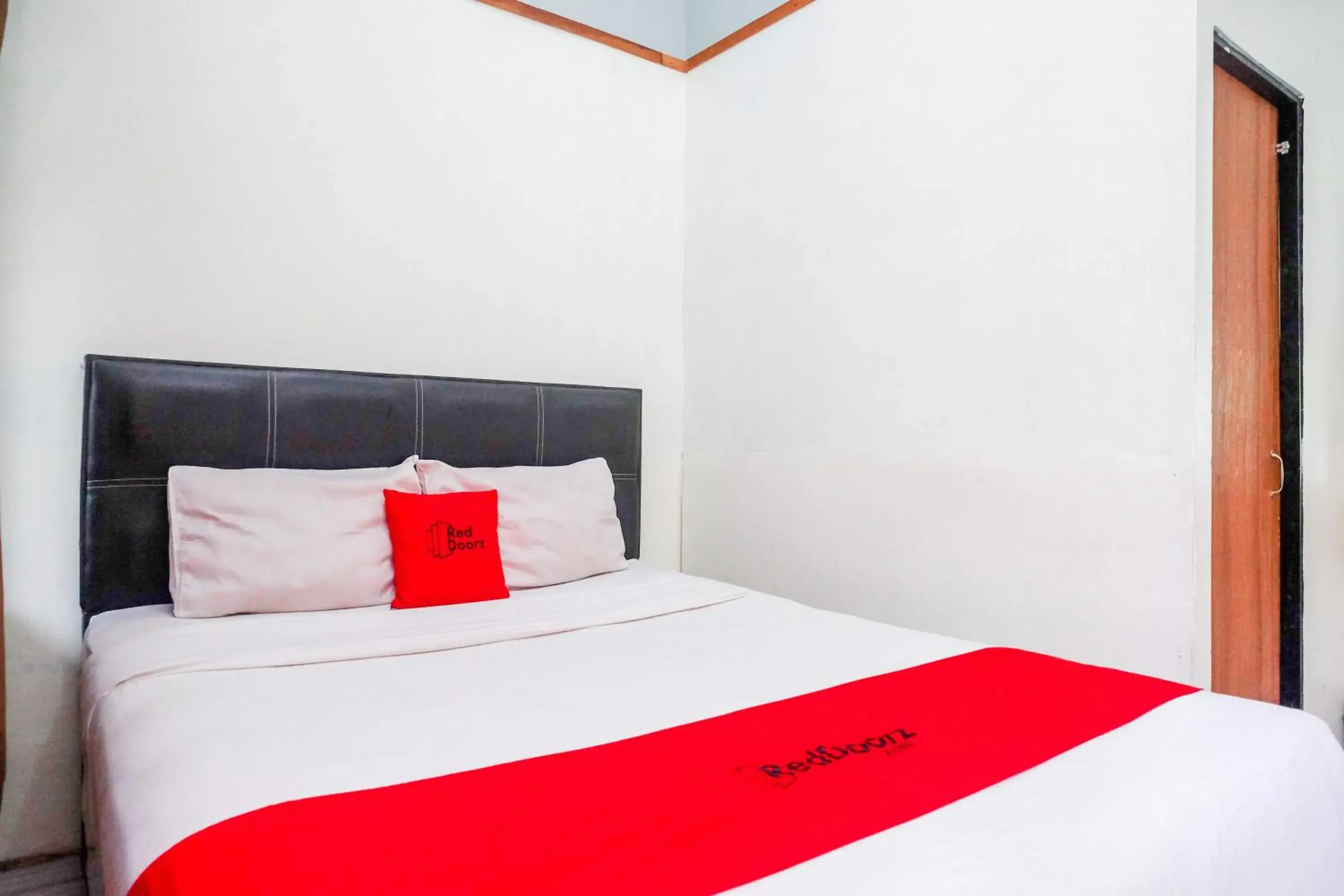 RedDoorz near Lotte Mart Maguwoharjo Yogyakarta RedDoorz near Lotte Mart Maguwoharjo Yogyakarta