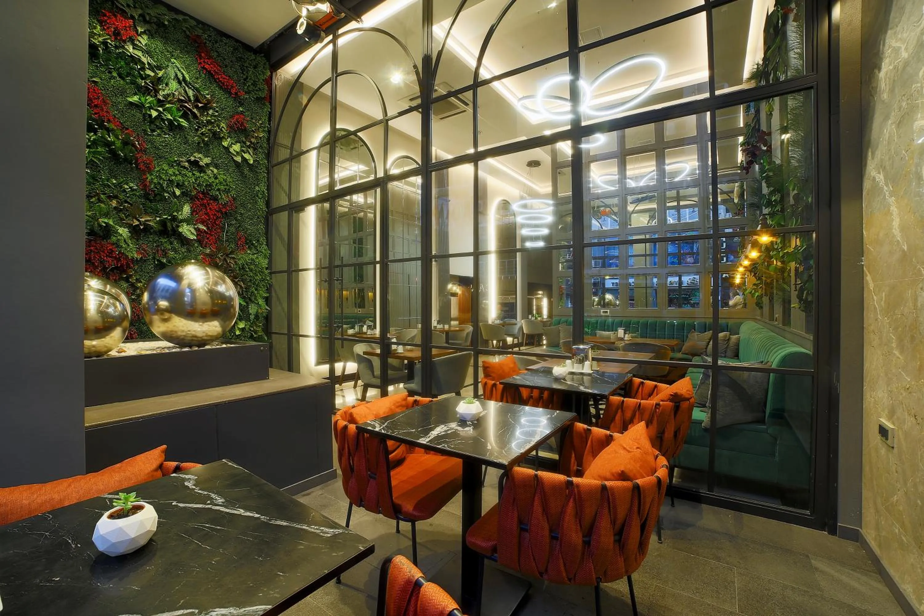 Restaurant/places to eat in SORRISO HOTEL DUE