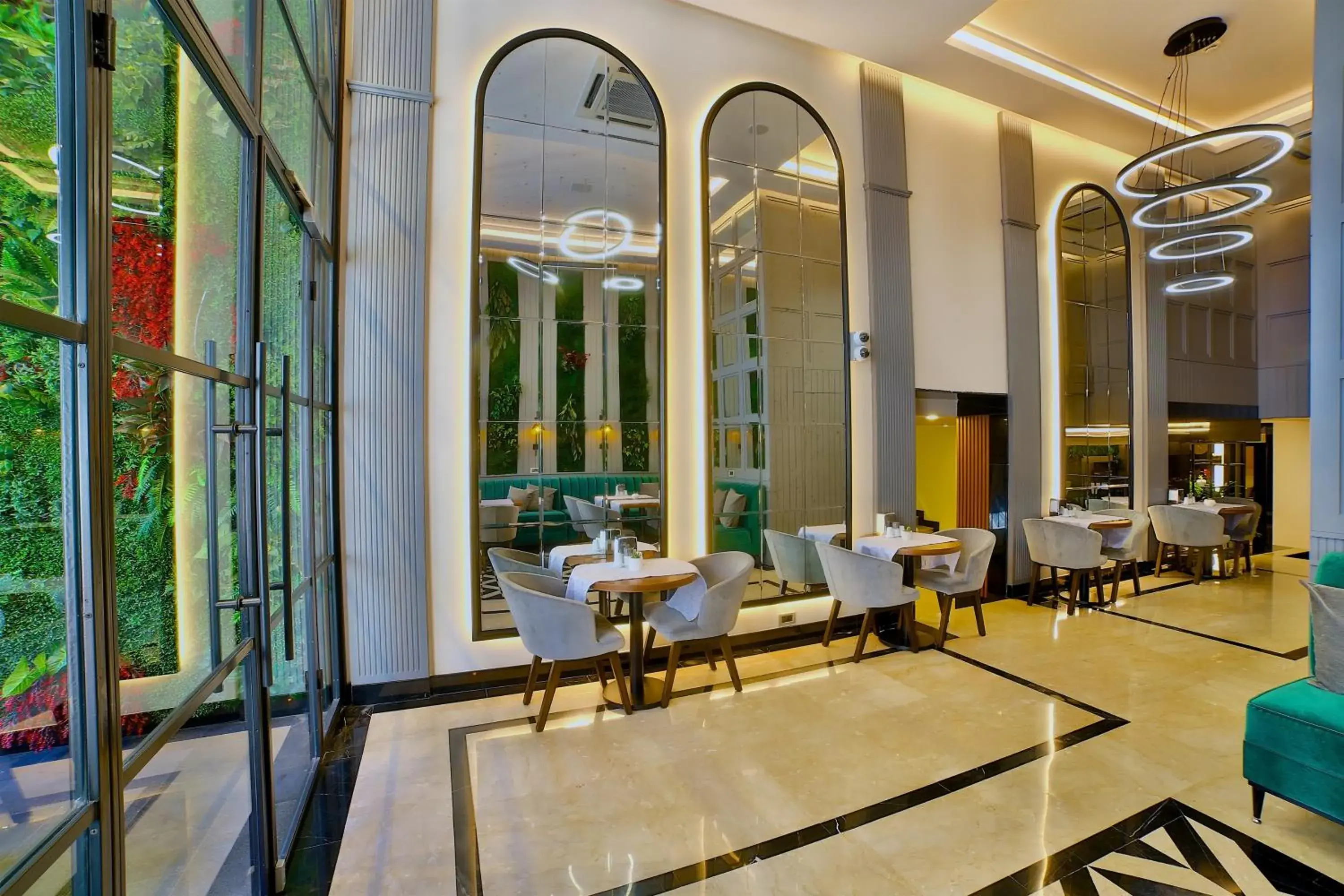 Restaurant/places to eat in SORRISO HOTEL DUE Restaurant/places to eat in SORRISO HOTEL DUE