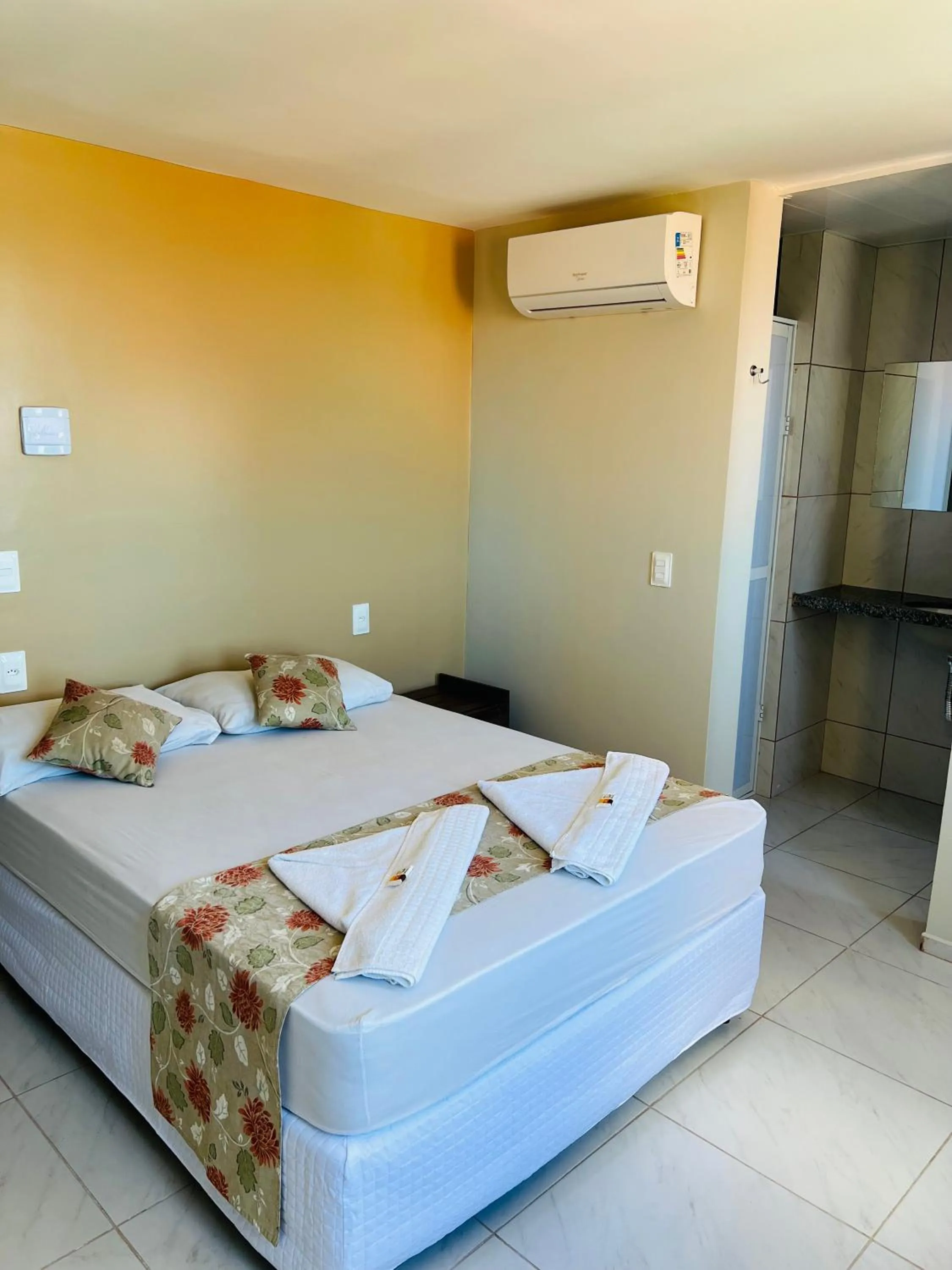 Photo of the whole room, Bed in Iracema Mar Hotel