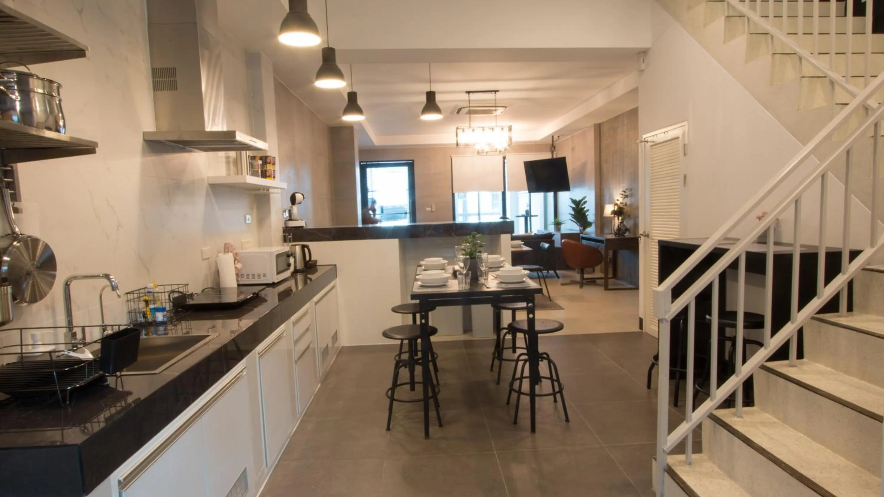 Kitchen or kitchenette in Airee Premier Residence