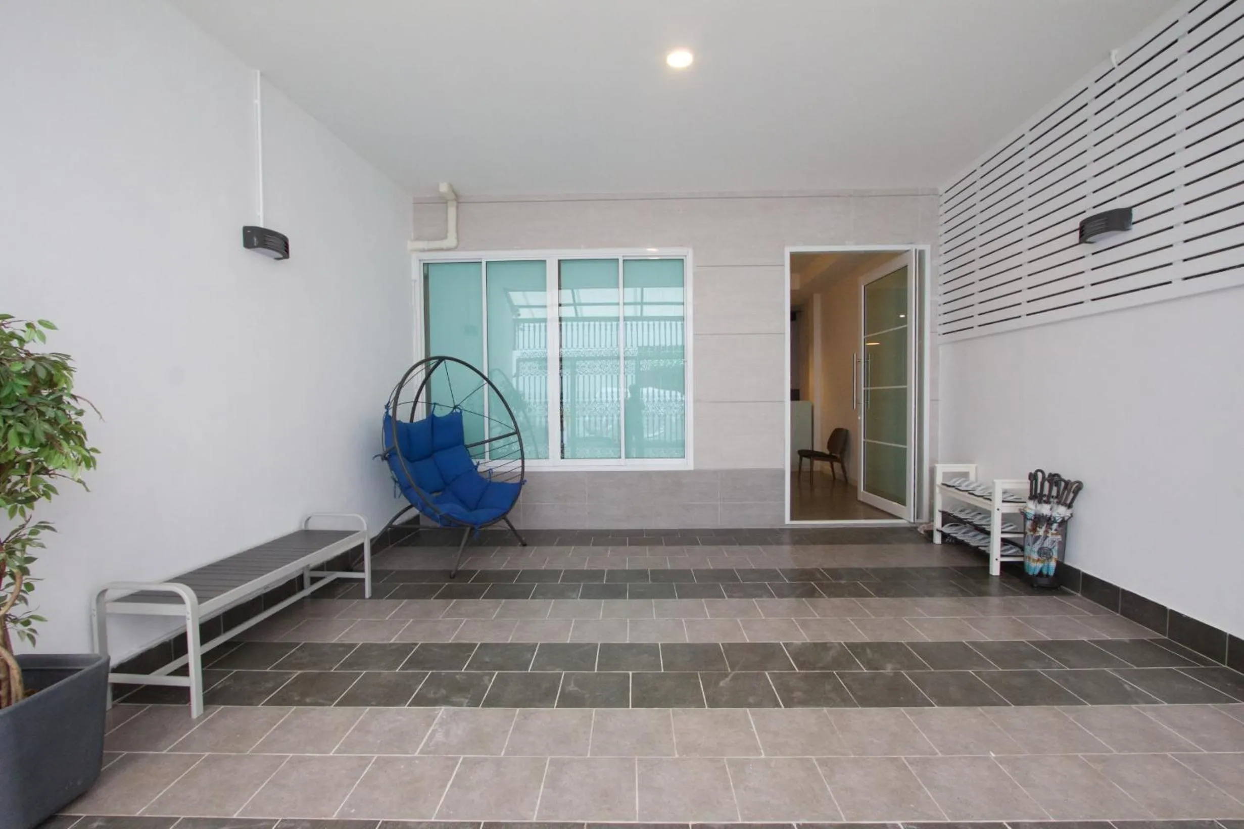 Facade/entrance in Airee Premier Residence