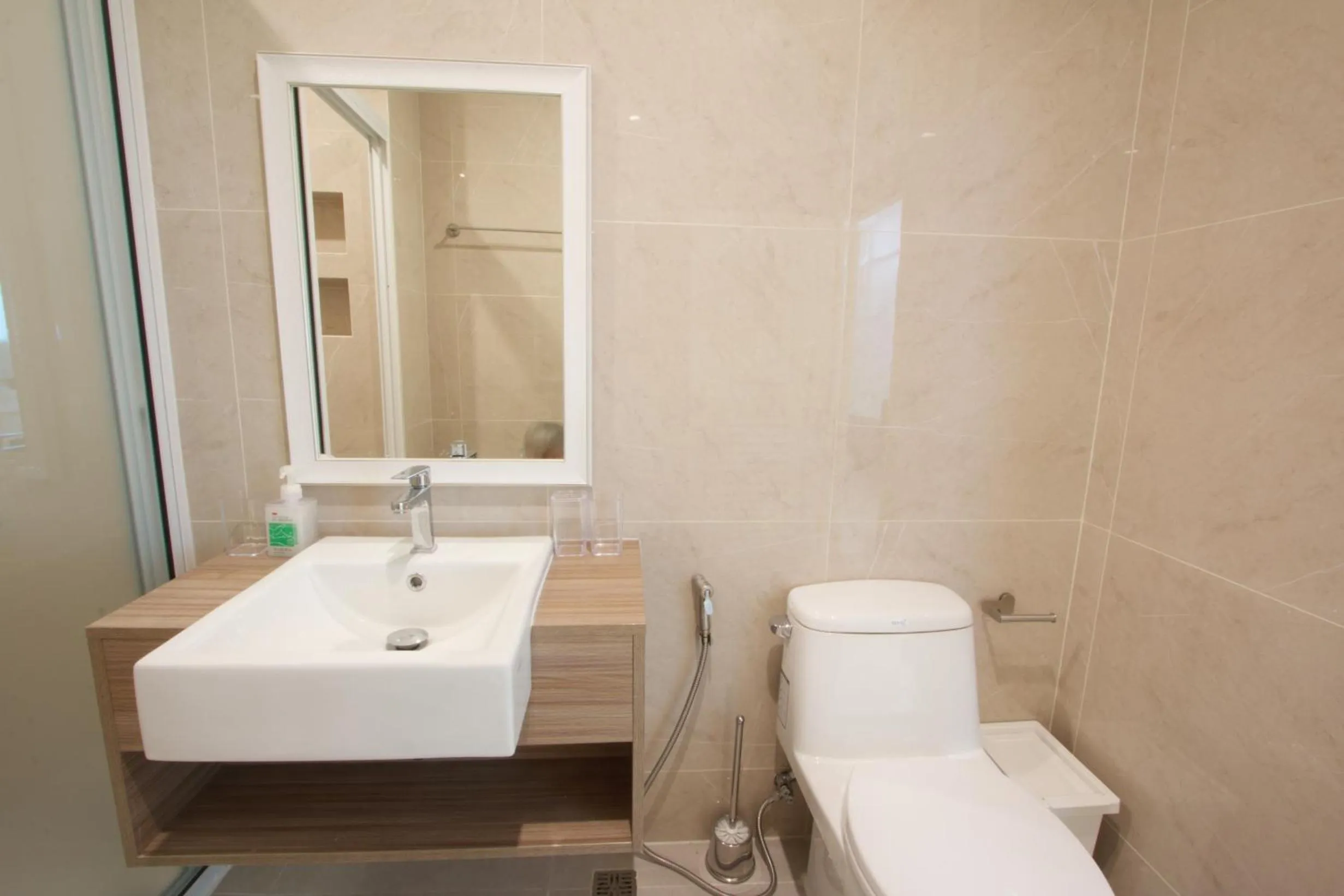 Toilet in Airee Premier Residence