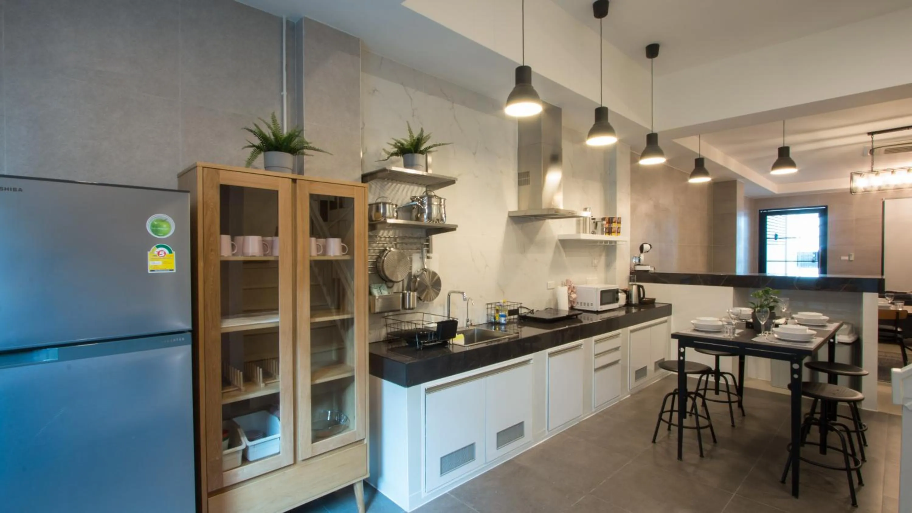 Kitchen or kitchenette in Airee Premier Residence