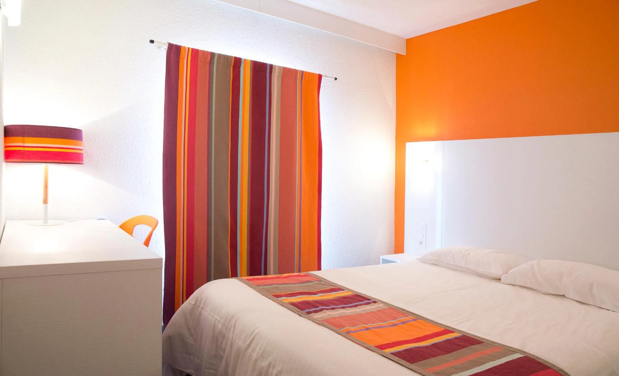 Photo of the whole room, Bed in Hotel Du Village Catalan