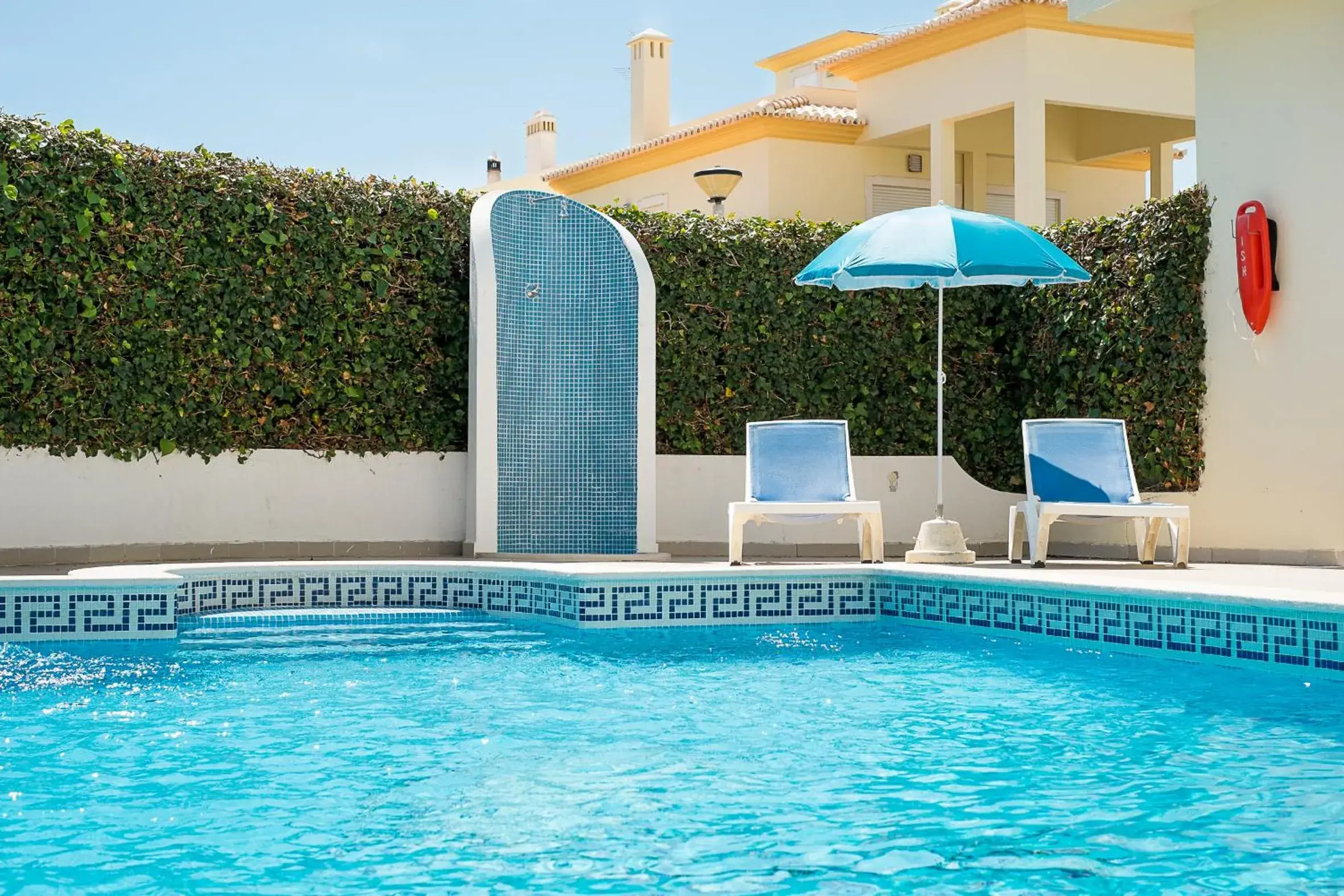 Swimming pool in Apartamentos Benvindo by Umbral Swimming pool in Apartamentos Benvindo by Umbral