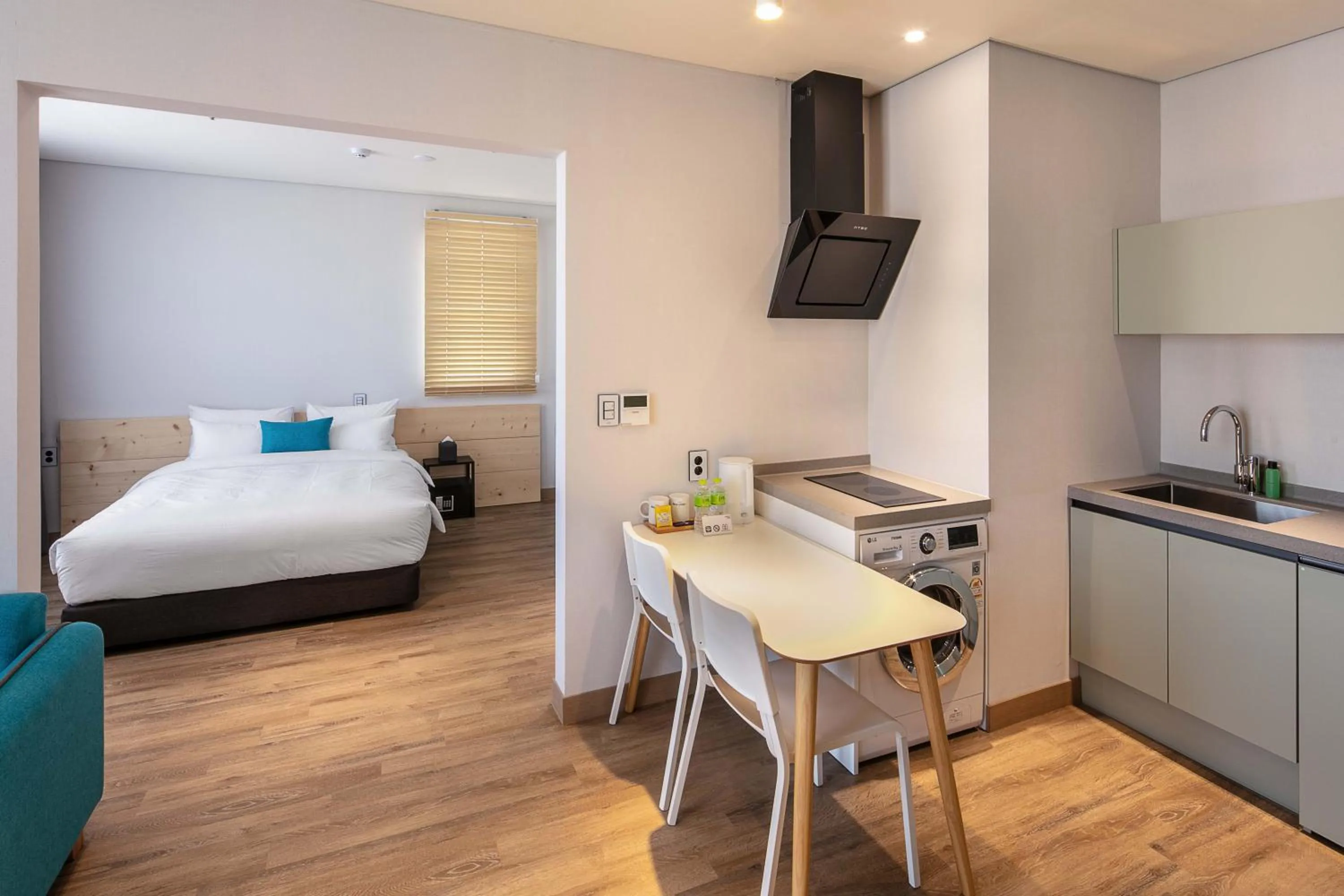 Photo of the whole room, Bed in LACOZi STAY , Seoul