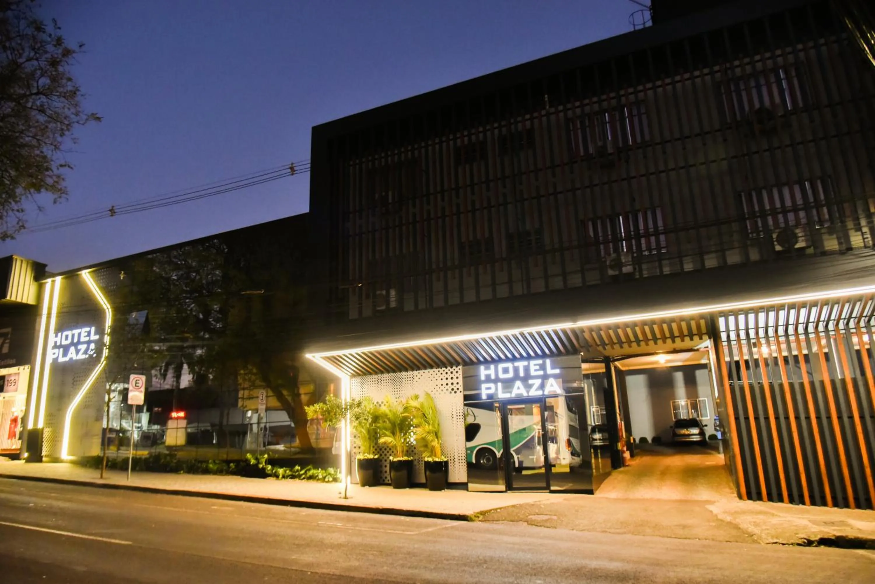 Facade/entrance in Hotel Plaza Cascavel