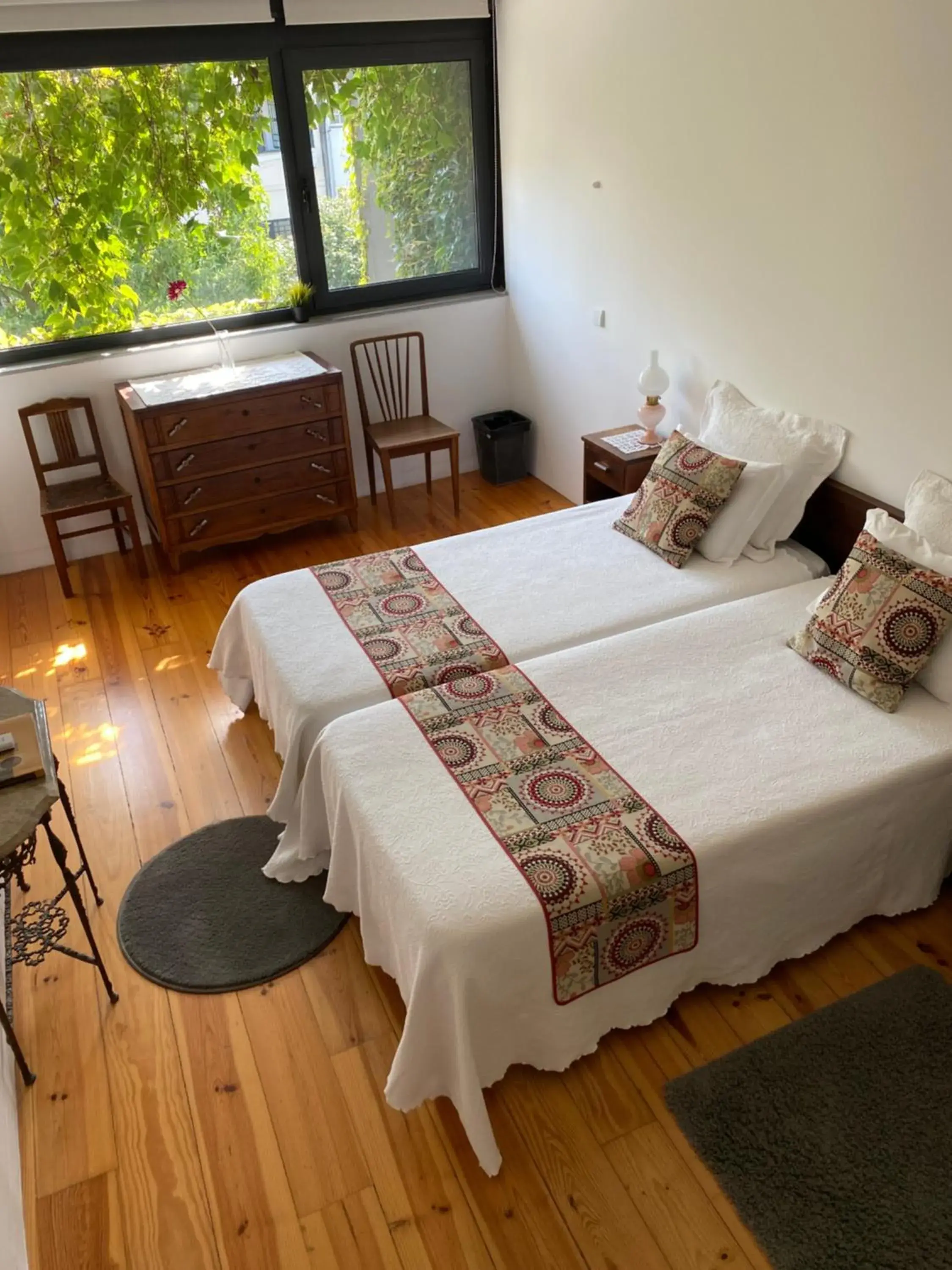 Twin Room with Garden View - Second Floor in Casa 45 Porto Twin Room with Garden View - Second Floor in Casa 45 Porto