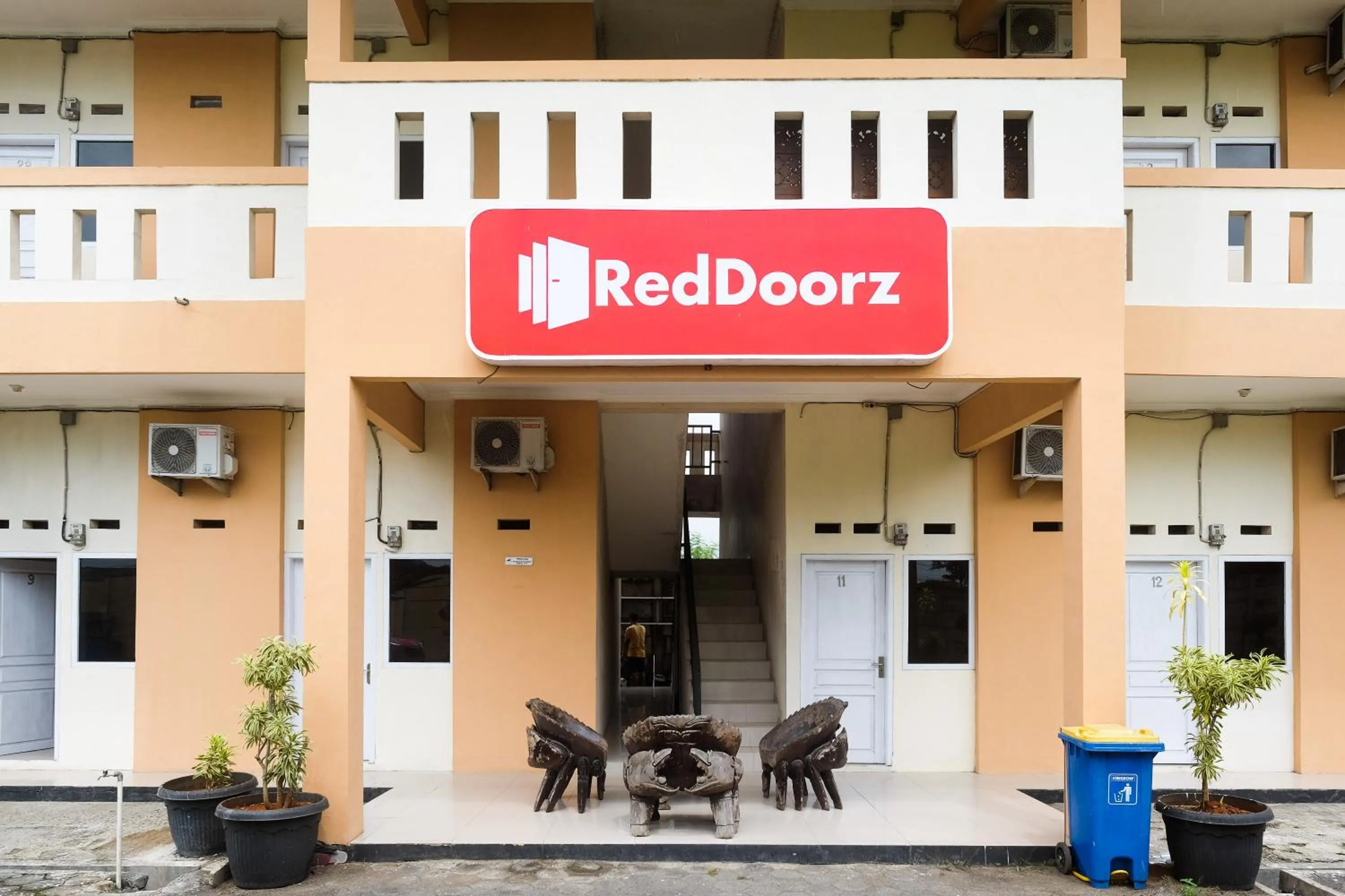 Property building in RedDoorz at Putri Syariah Brebes