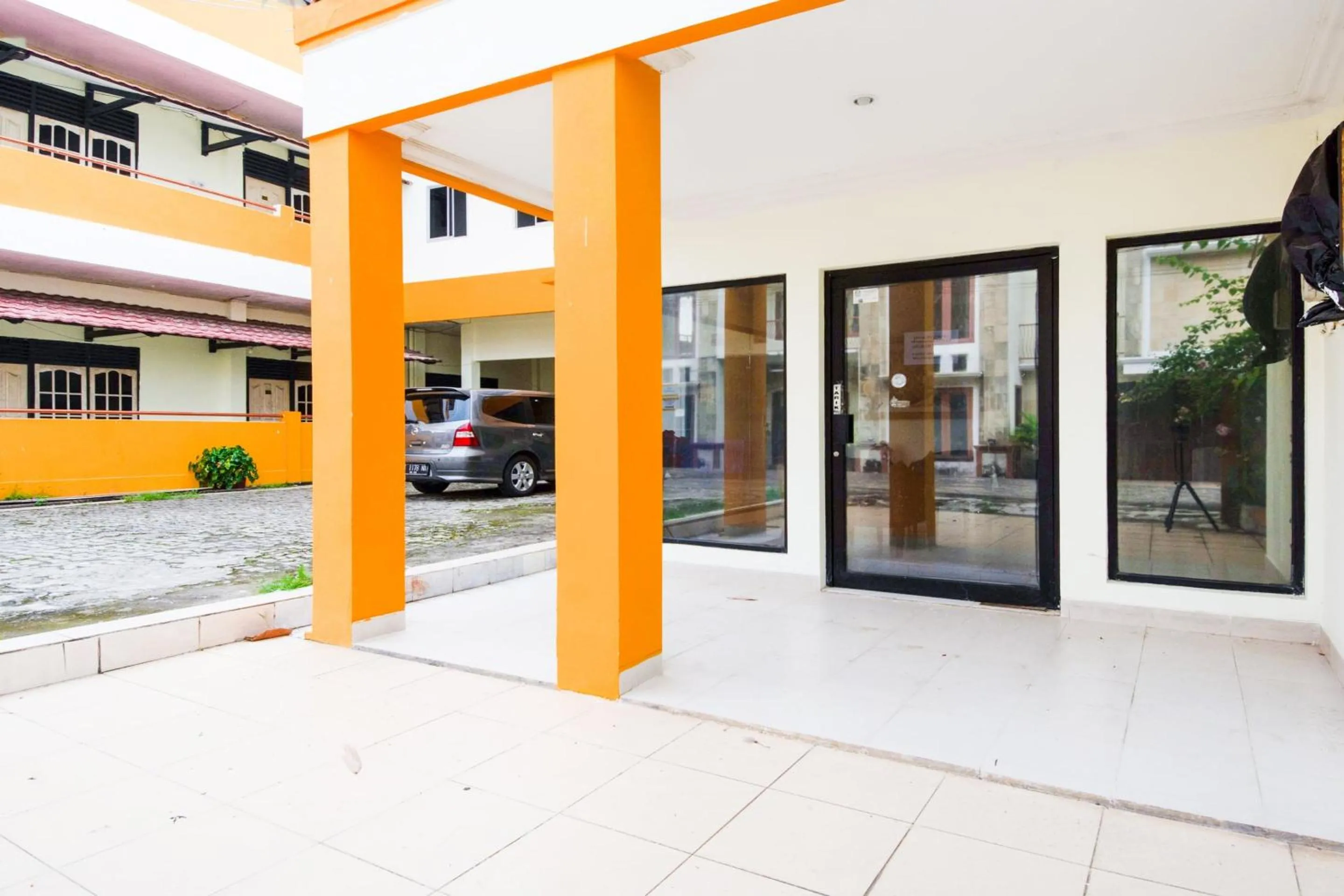 Facade/entrance in OYO 2025 Wisma Musdalifa