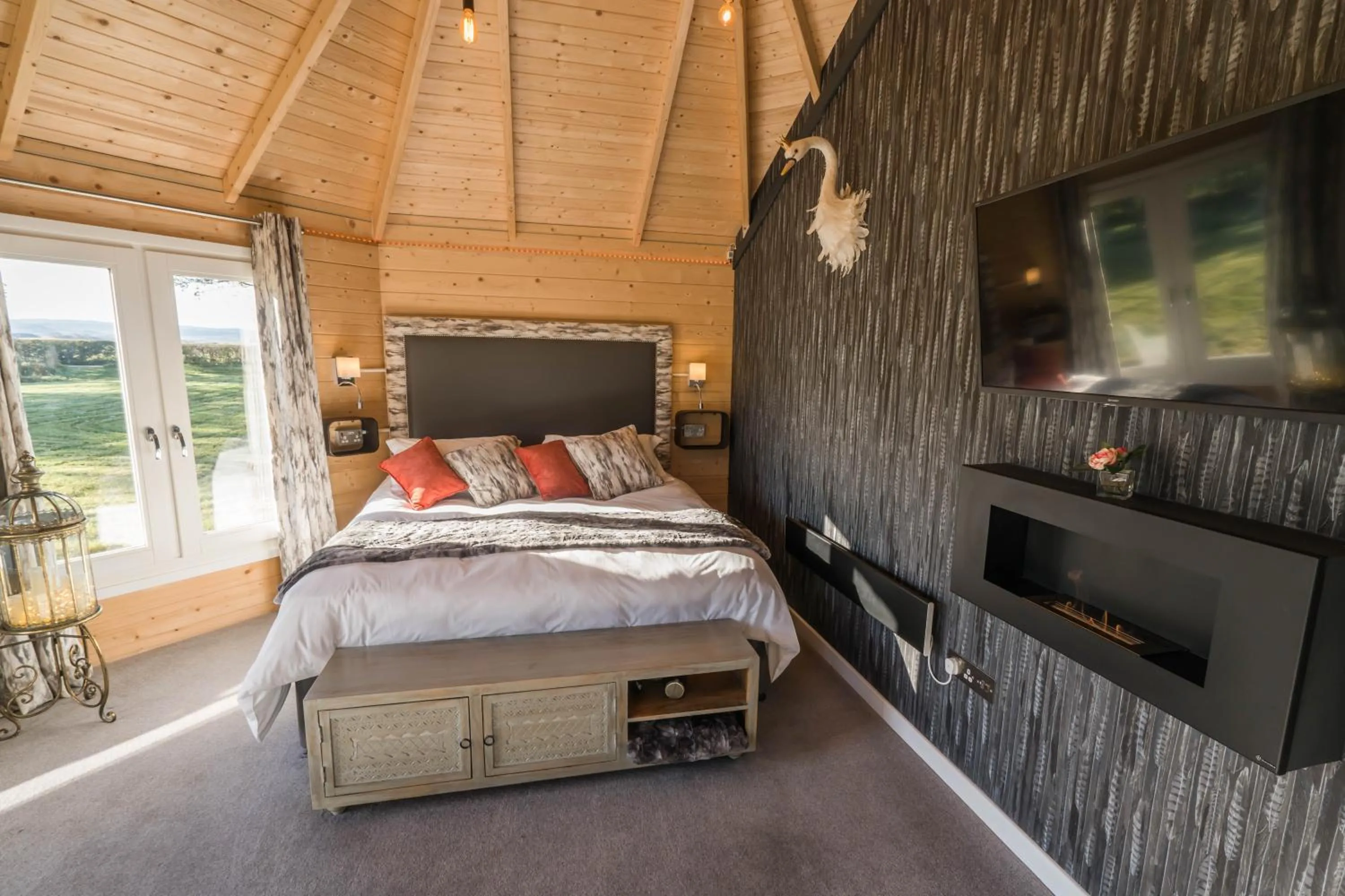 Bed in Dunroamin Lodges
