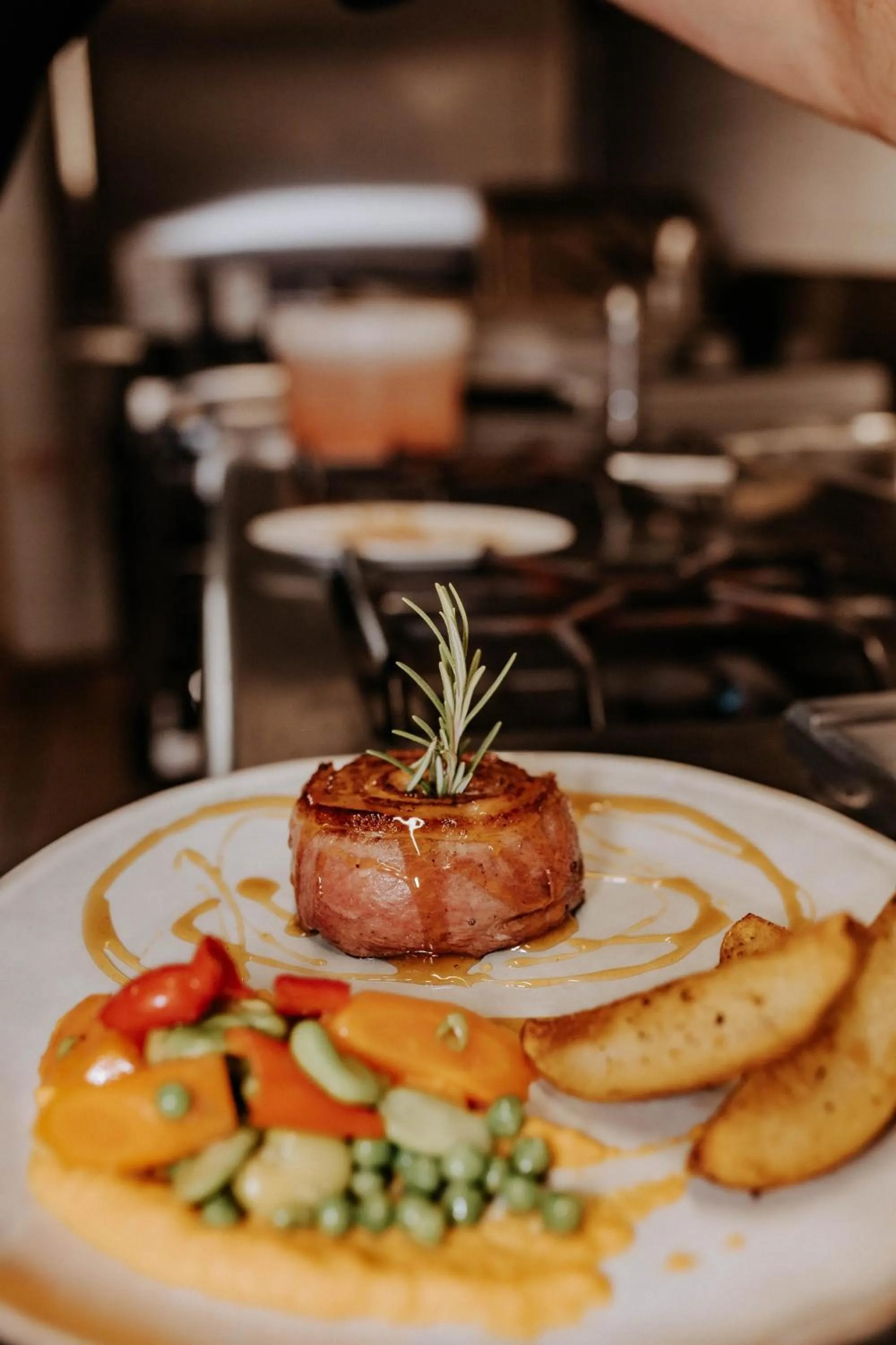 Restaurant/places to eat in Hôtel De France