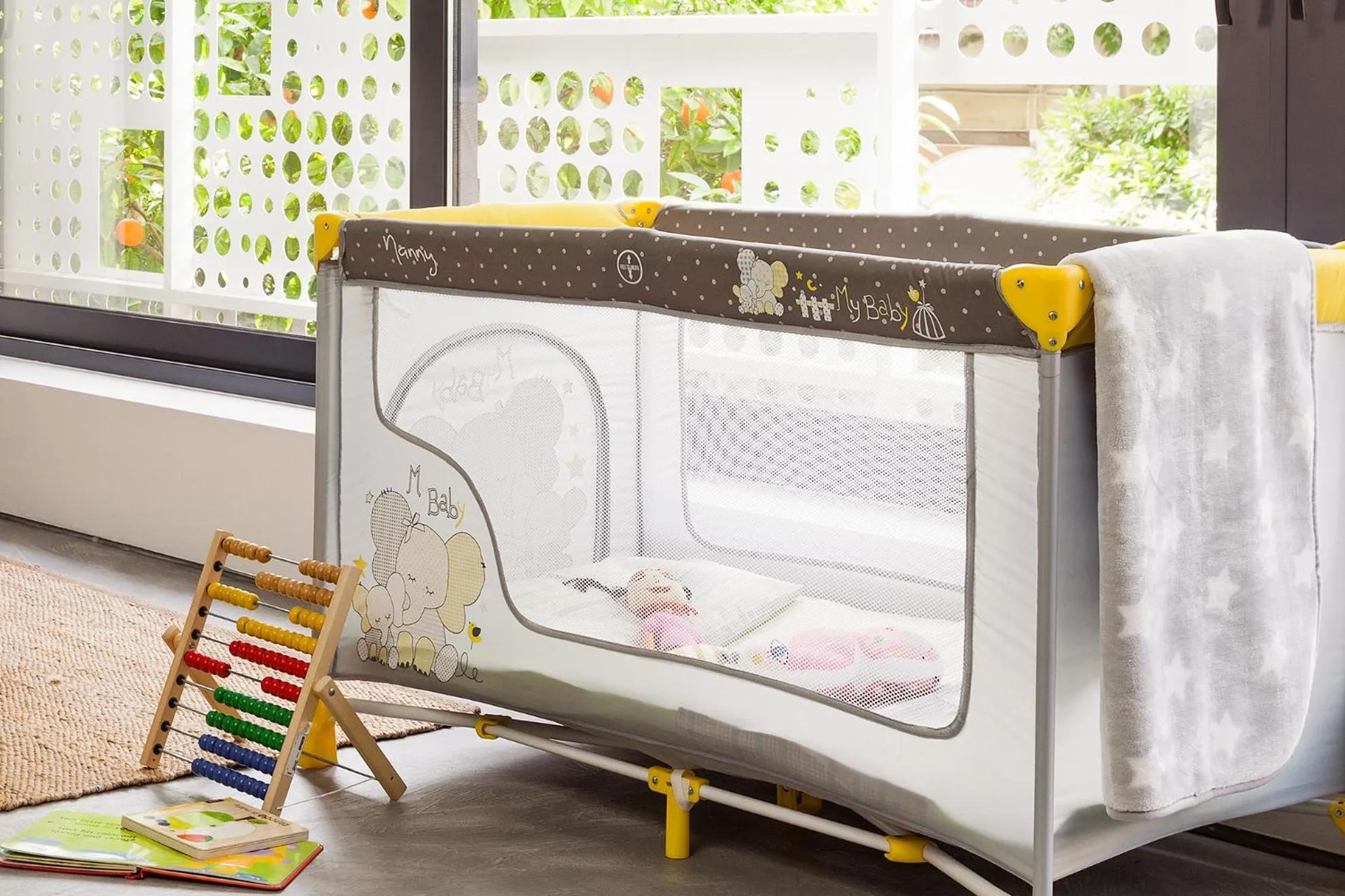 Decorative detail in Urban Stripes Athens