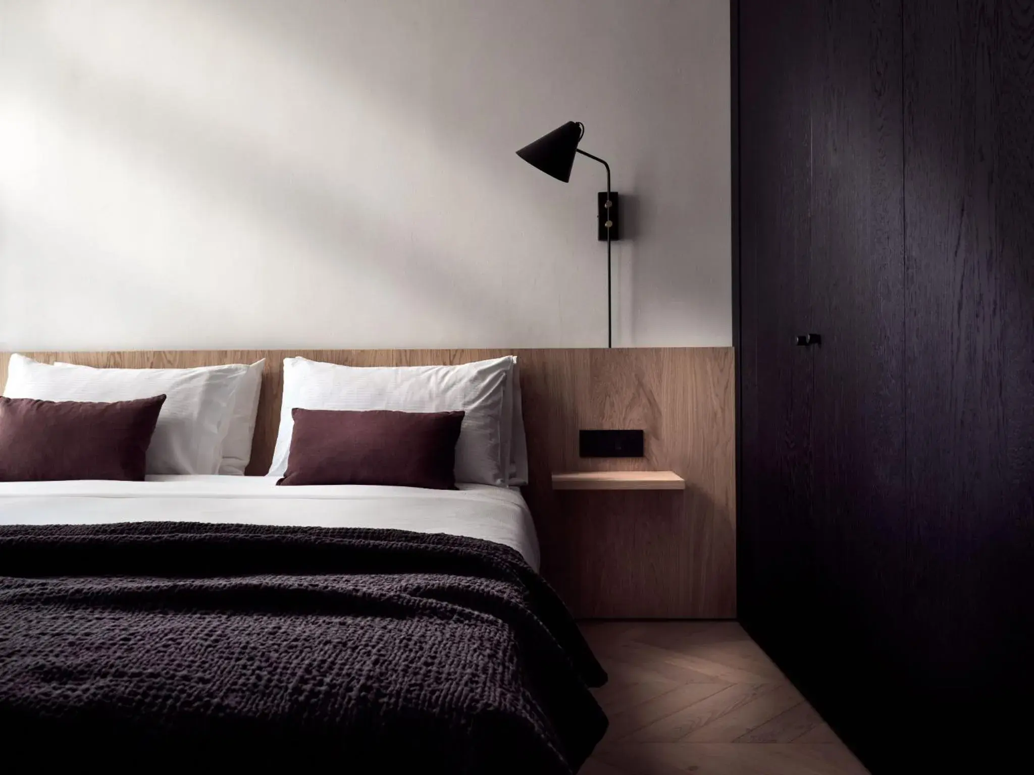 Bed in Urban Stripes Athens Bed in Urban Stripes Athens