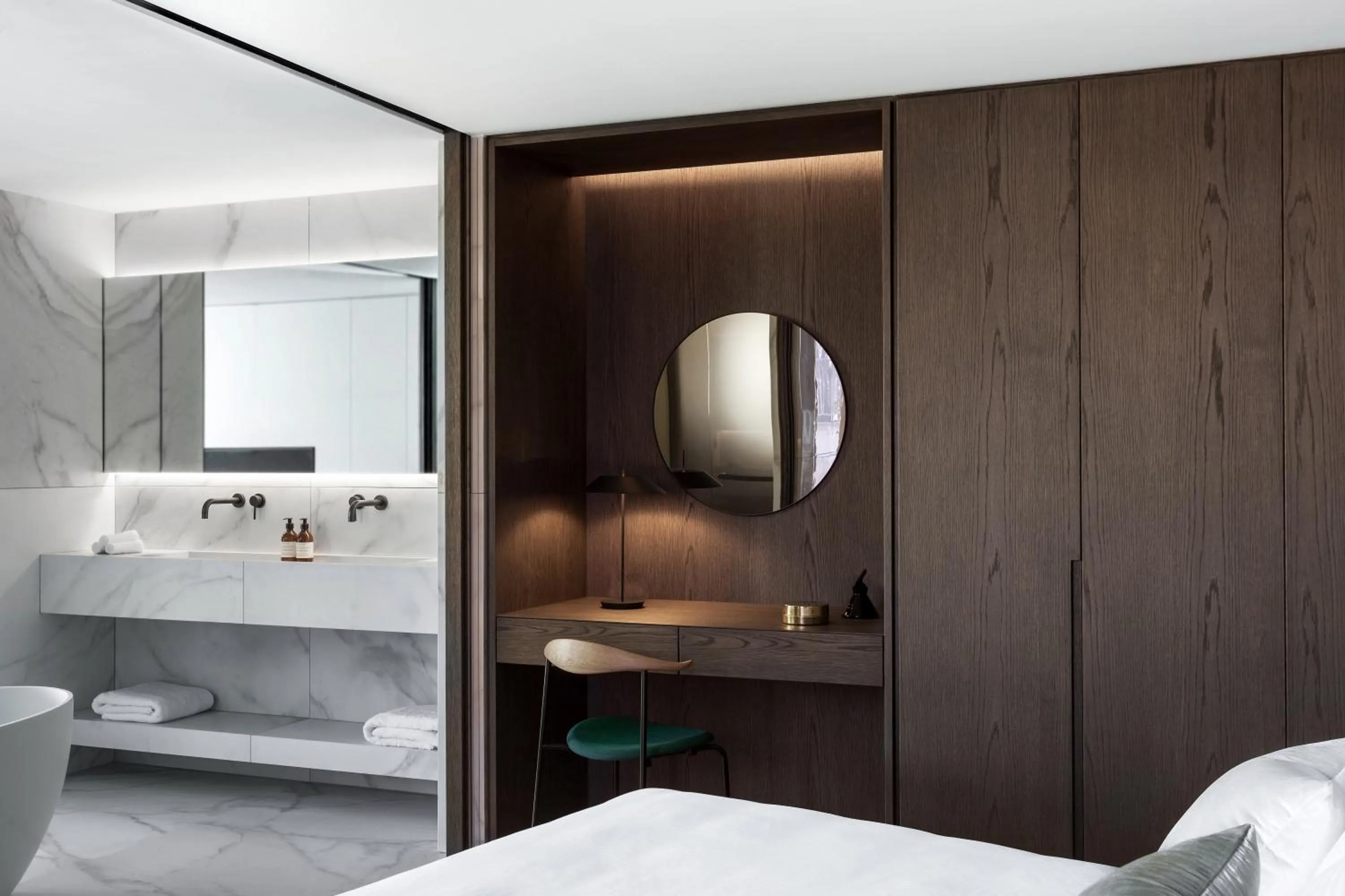 Bathroom, Bed in Urban Stripes Athens