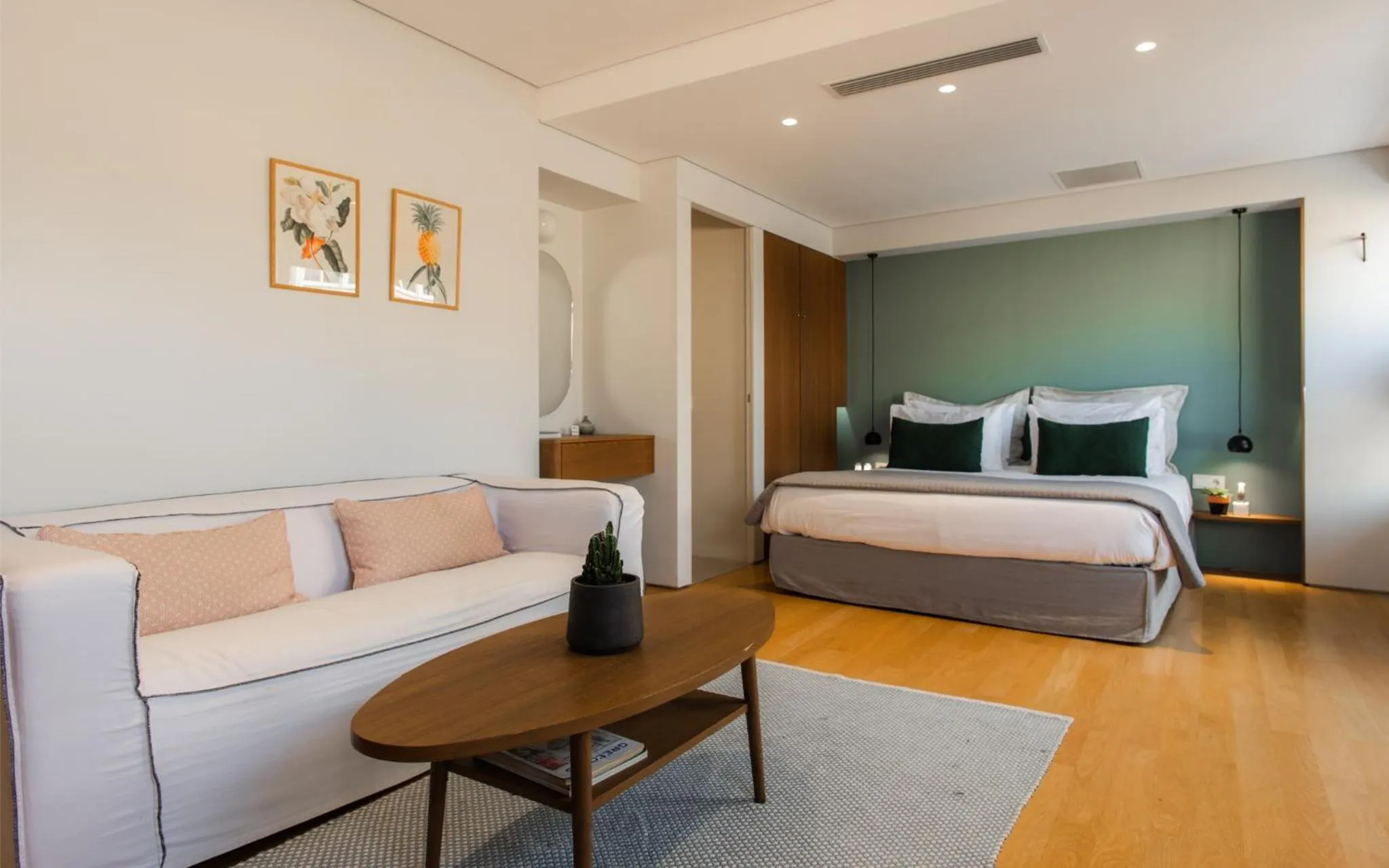 Photo of the whole room, Bed in Urban Stripes Athens