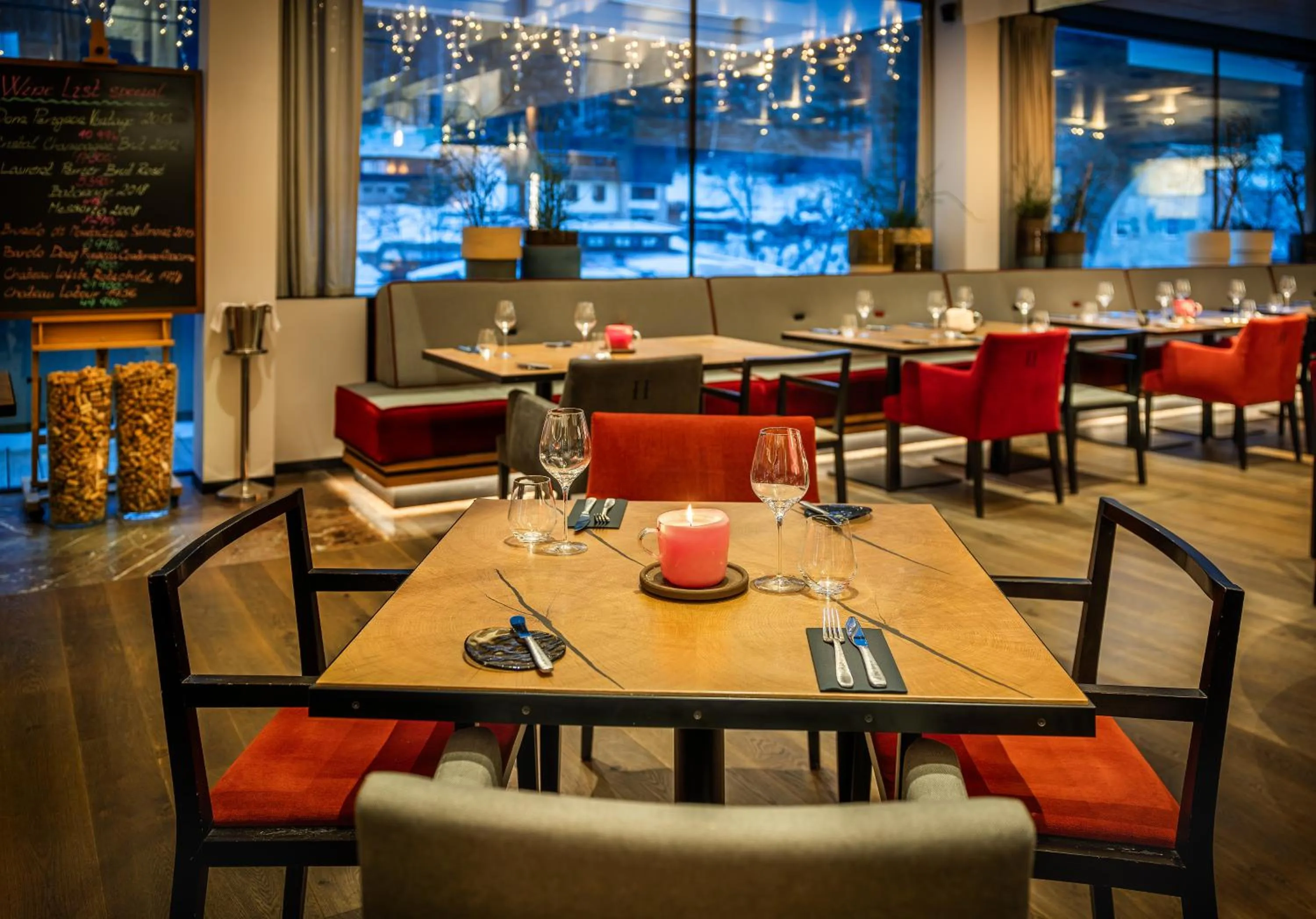 Restaurant/places to eat in Grand Hotel Hradec