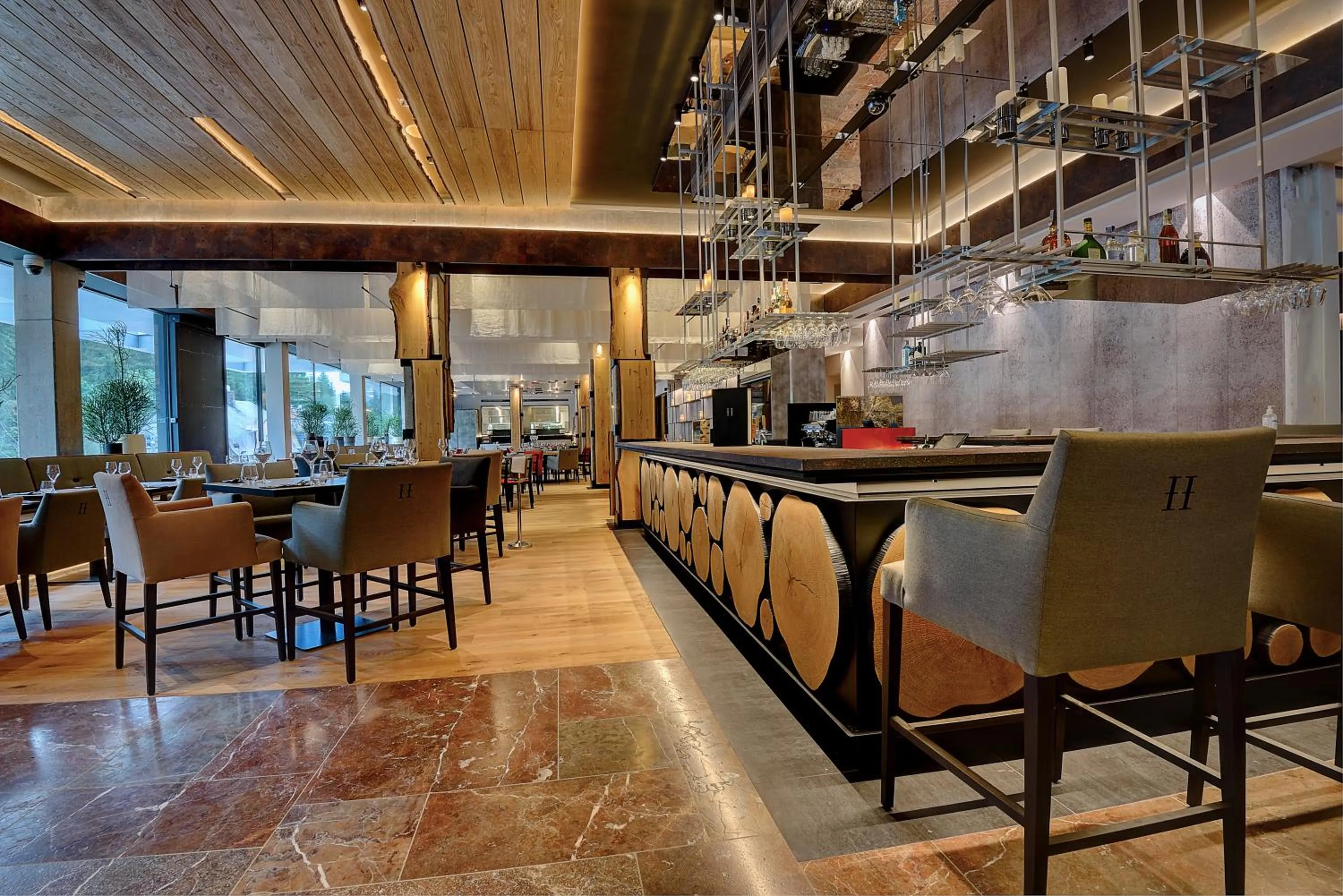 Restaurant/places to eat in Grand Hotel Hradec